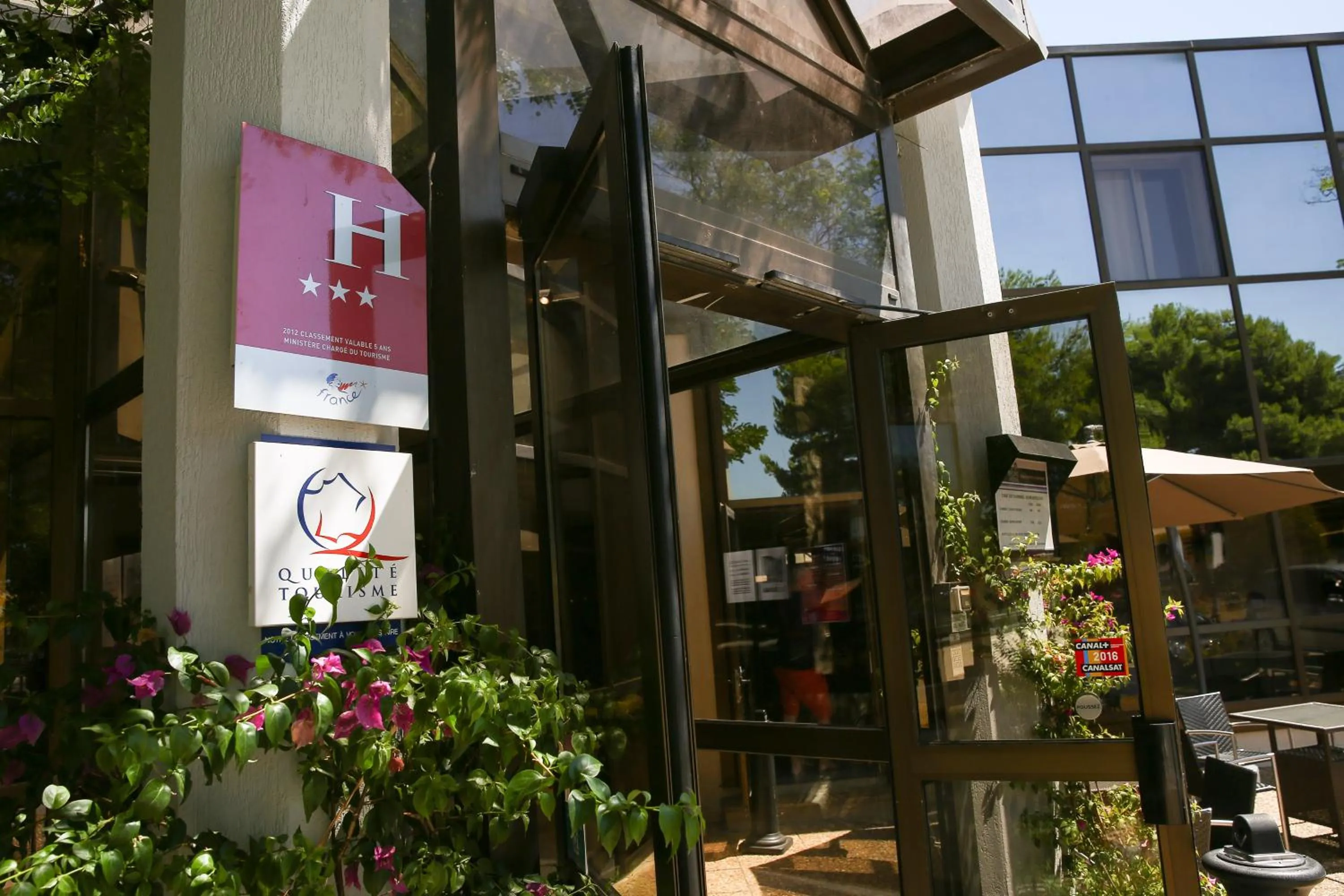 Facade/entrance in Aeroport Hotel - Parc Expo