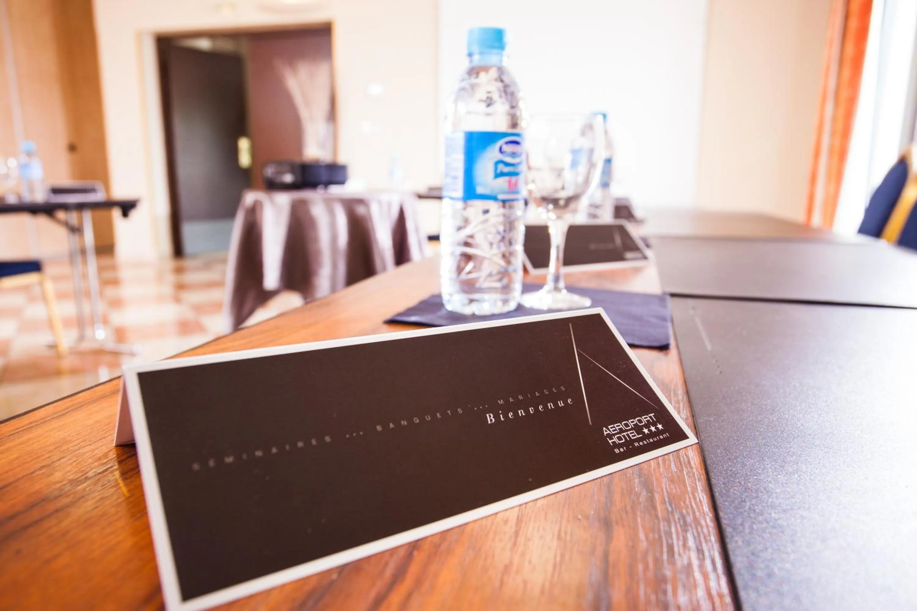 Living room in Aeroport Hotel - Parc Expo