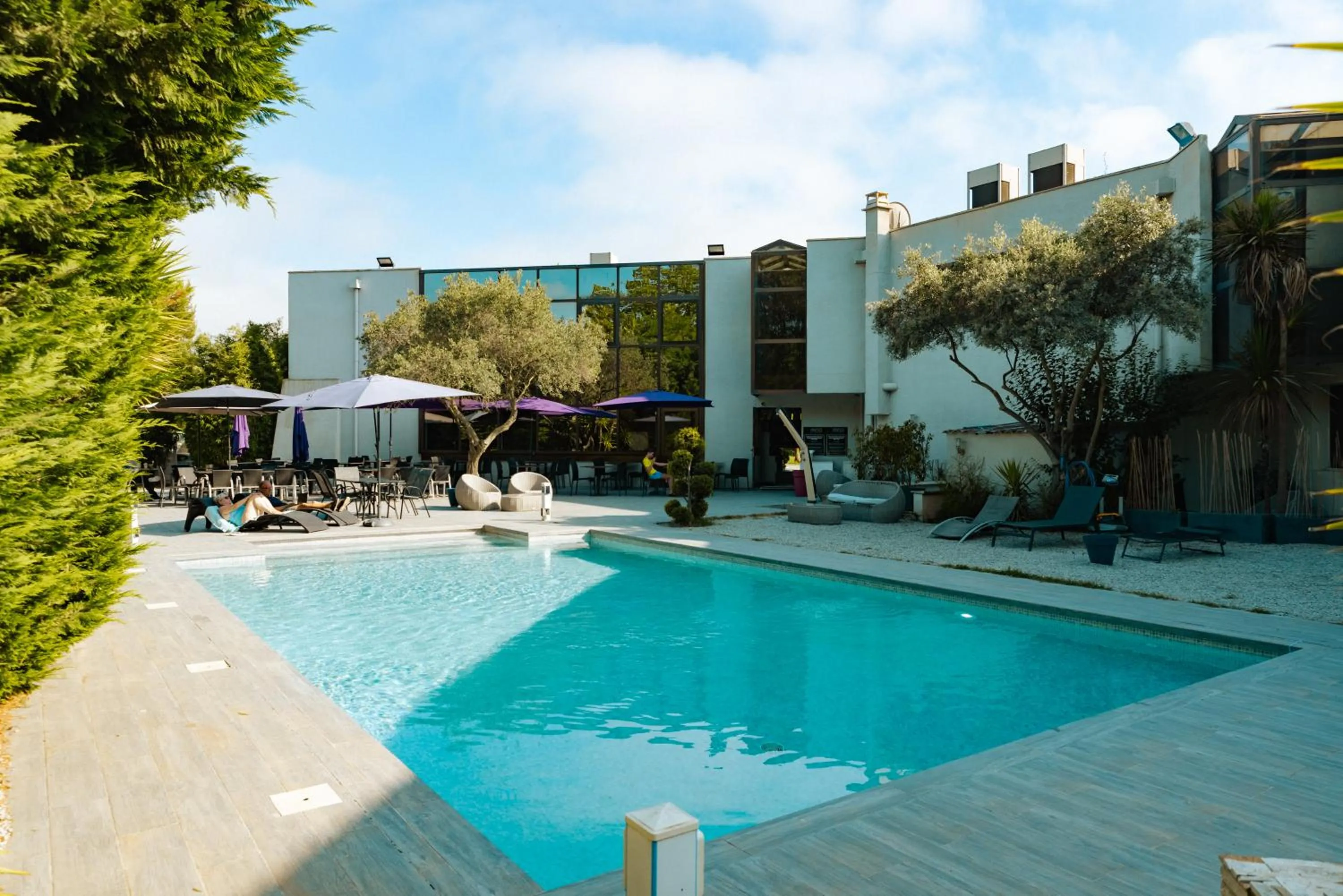 Pool view in Aeroport Hotel - Parc Expo