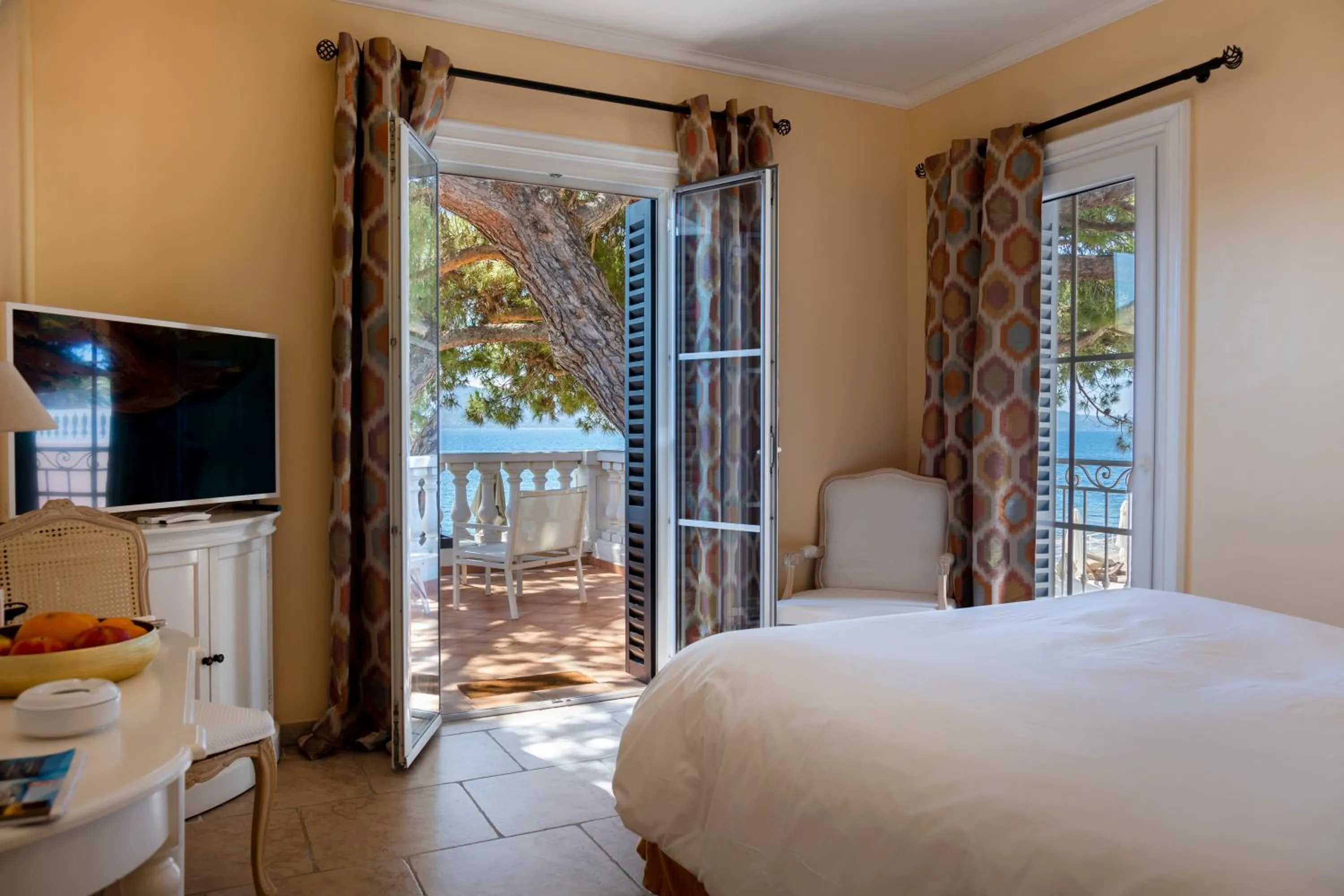 Superior Room with Terrace and Sea View in Hôtel Les Mouettes - Teritoria