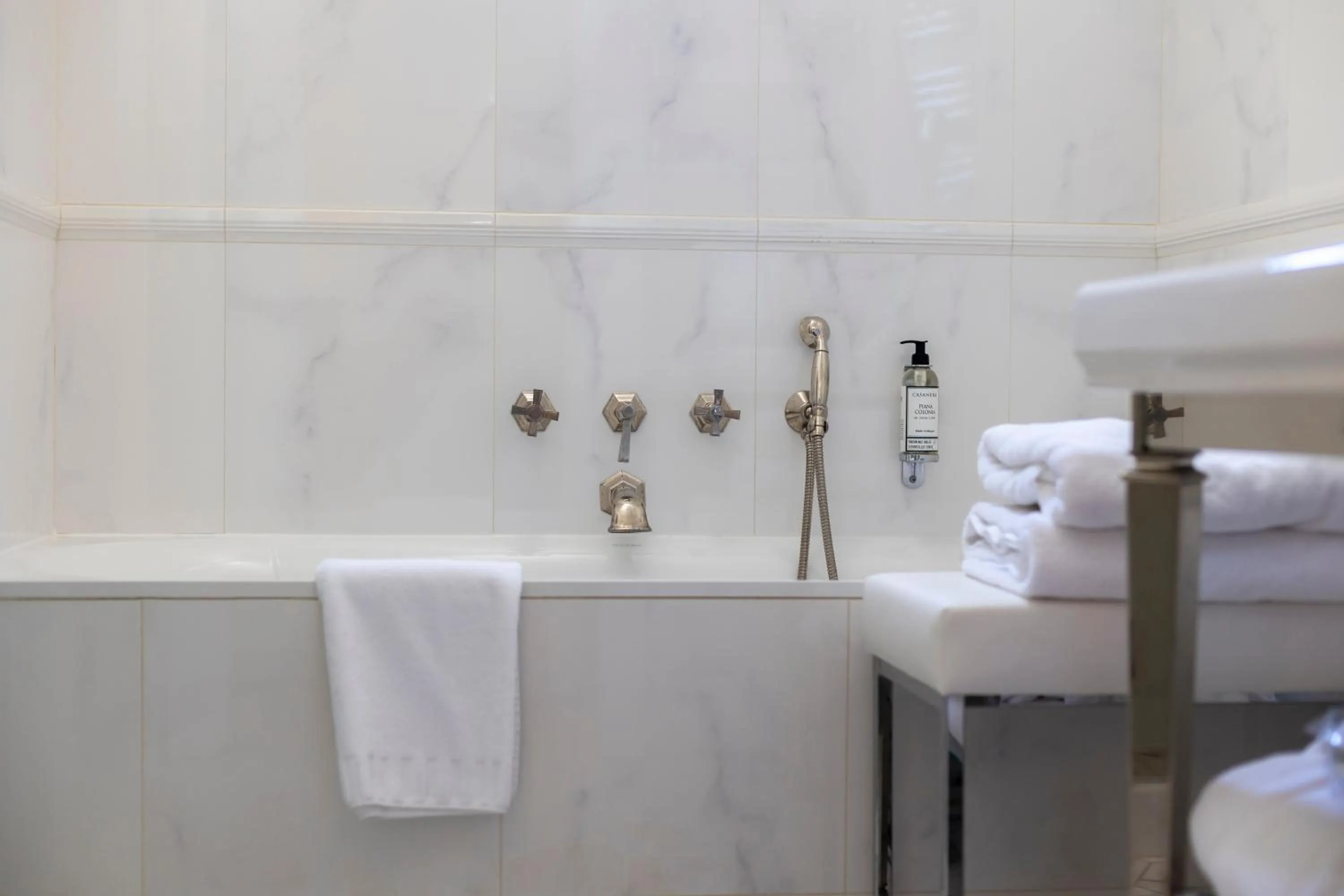 Bed in Hôtel Les Mouettes - Teritoria