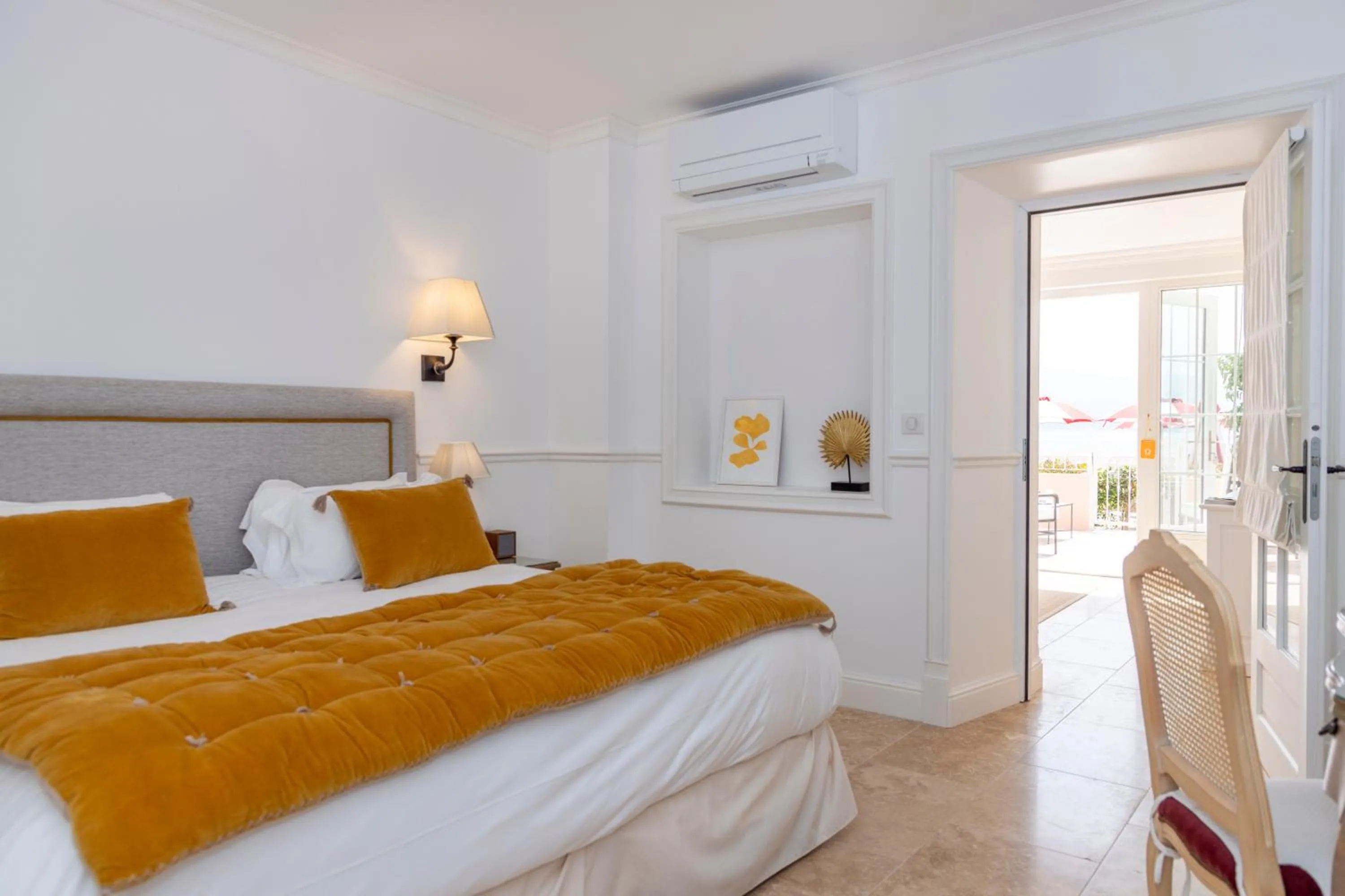 Bed in Hôtel Les Mouettes - Teritoria