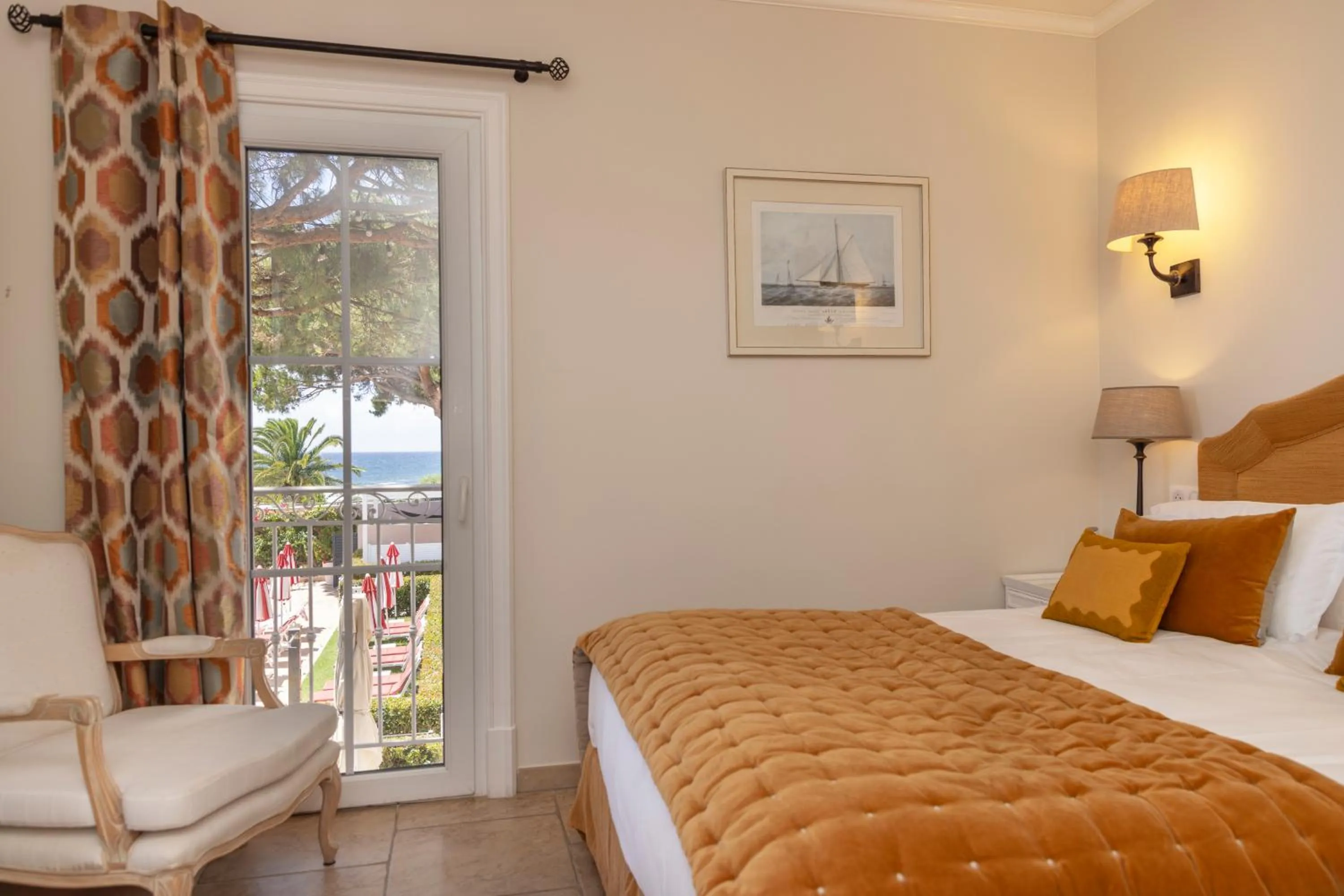 Bed in Hôtel Les Mouettes - Teritoria