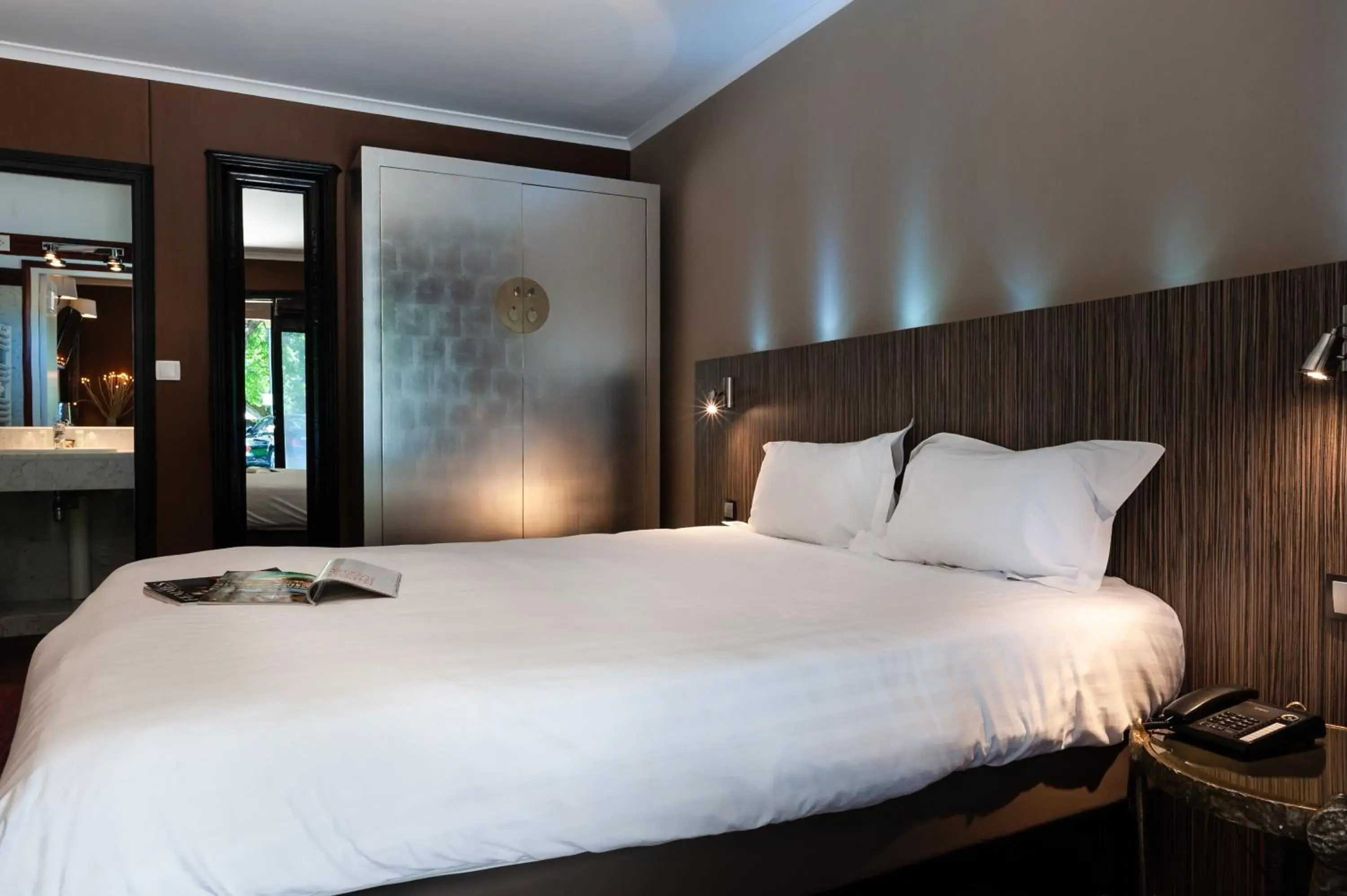 Double Room with Bath in Hôtel La Gentilhommière Double Room with Bath in Hôtel La Gentilhommière