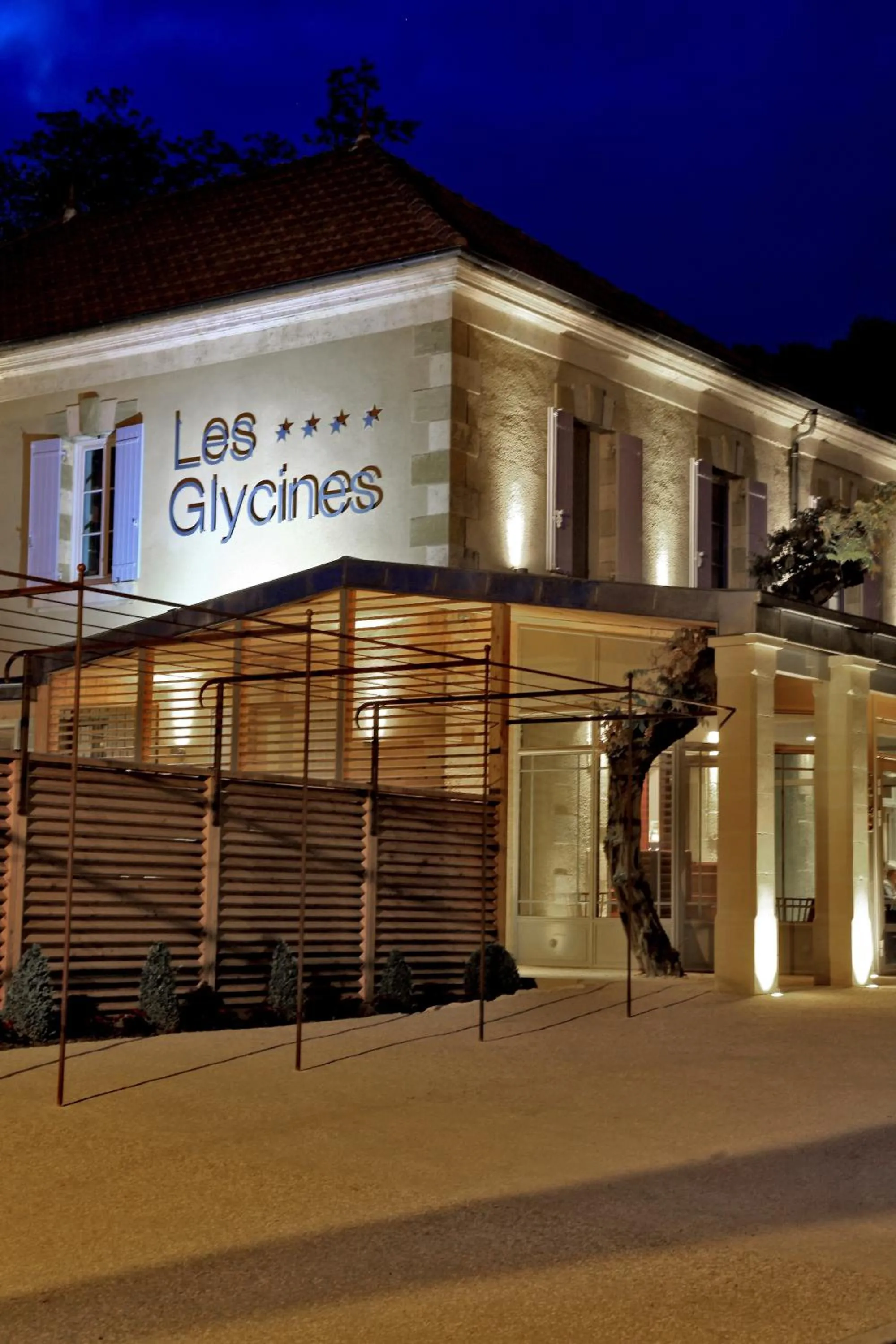 Facade/entrance in Les Glycines - Hôtel & Spa - Teritoria