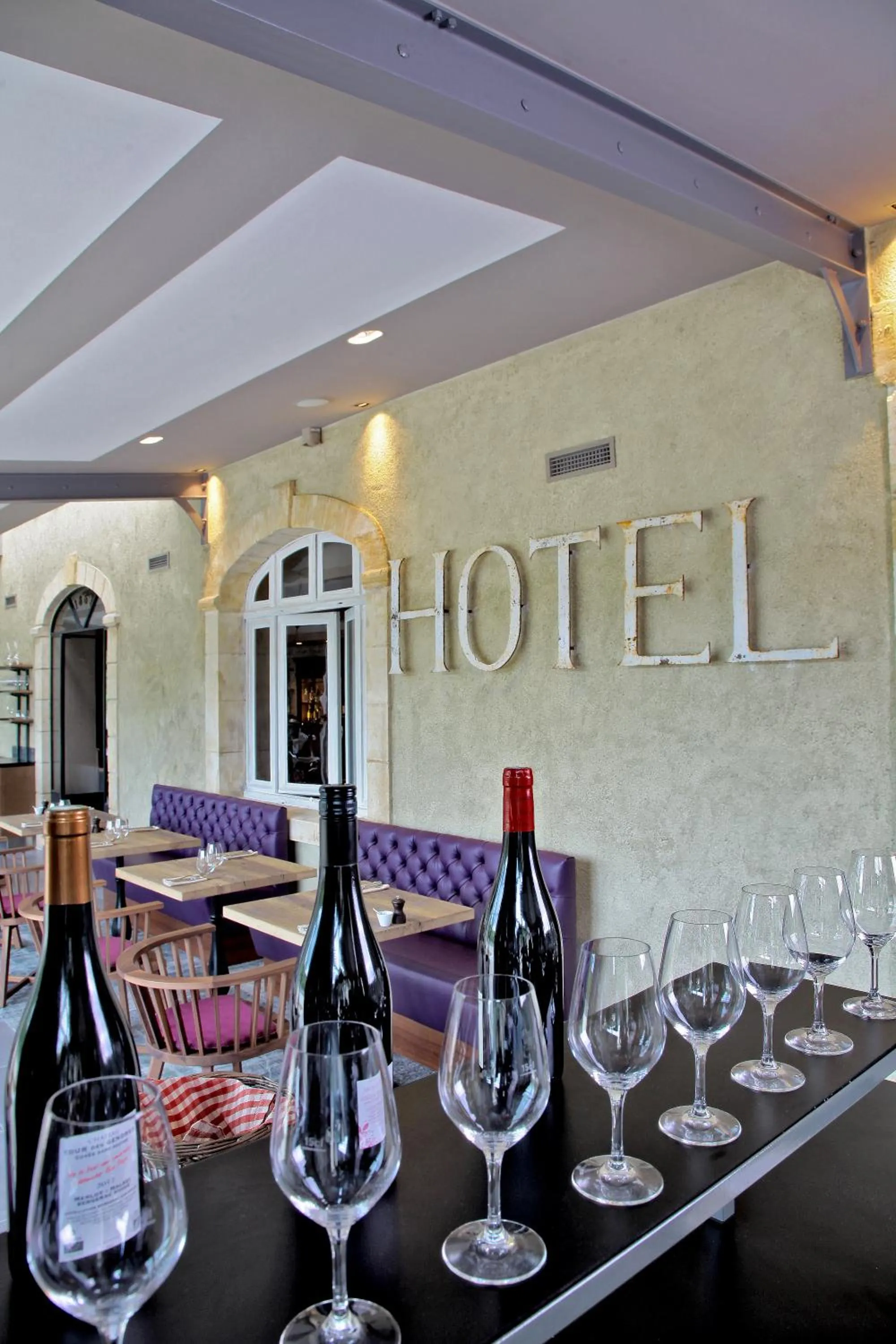 Restaurant/places to eat in Les Glycines - Hôtel & Spa - Teritoria