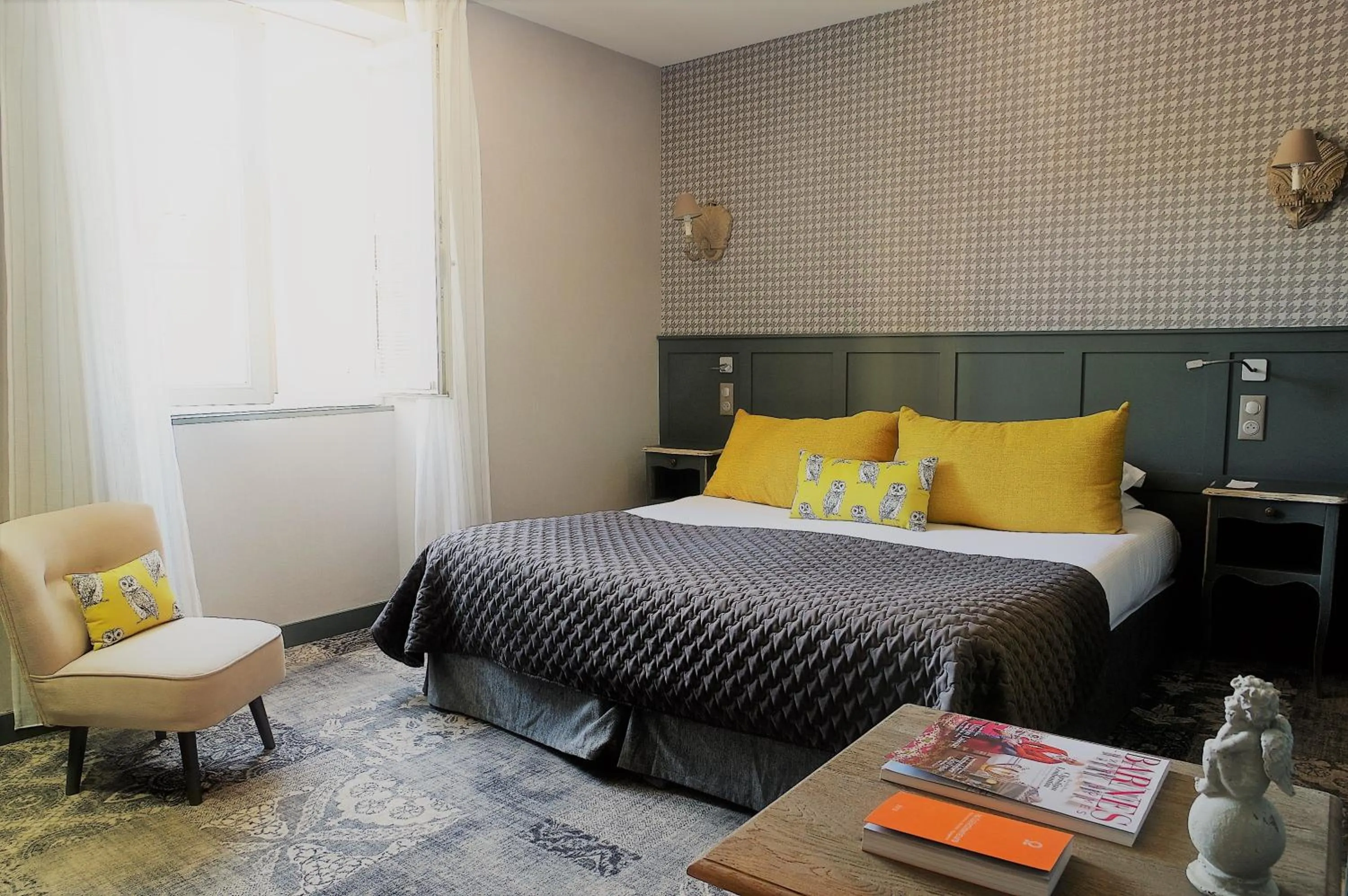 Photo of the whole room, Bed in Les Glycines - Hôtel & Spa - Teritoria