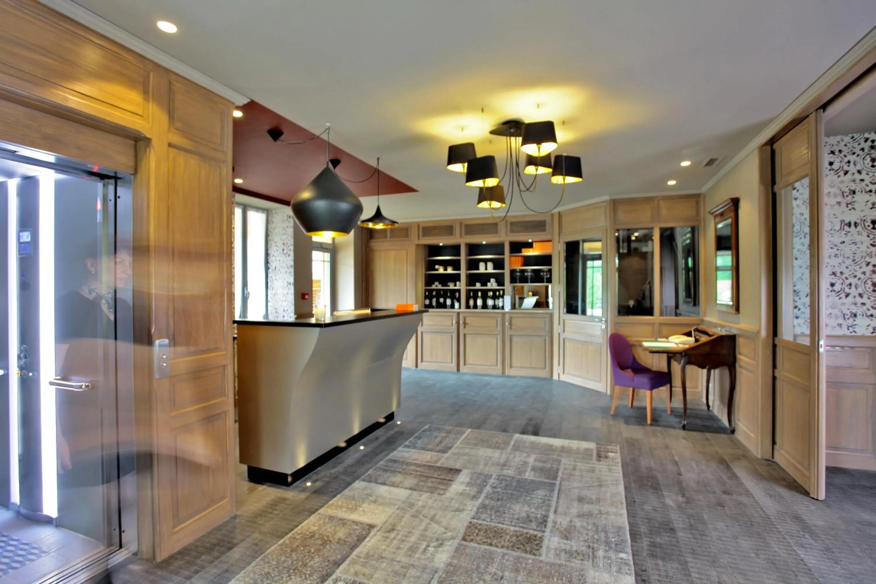 Staff in Les Glycines - Hôtel & Spa - Teritoria