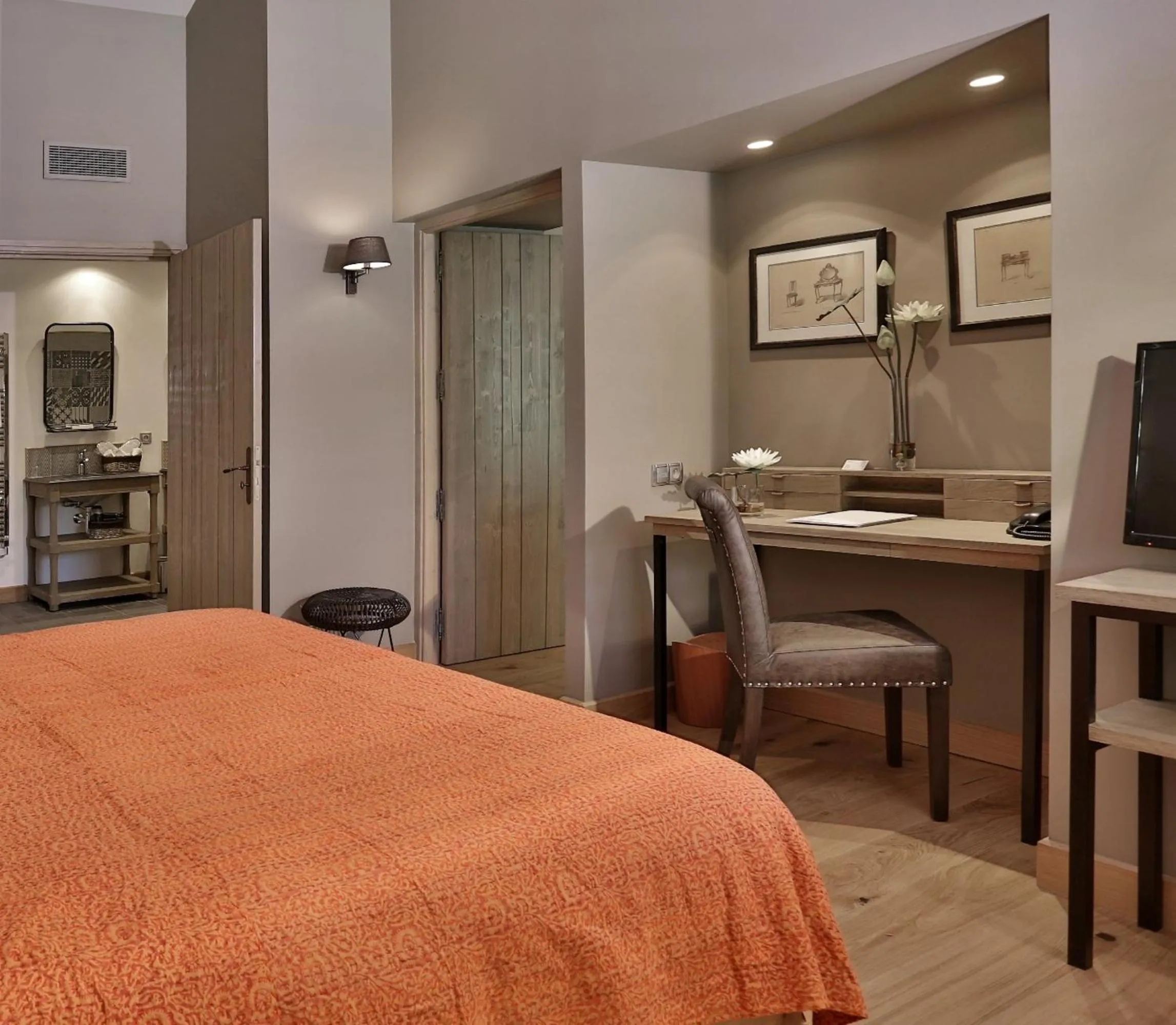 Bed in Les Glycines - Hôtel & Spa - Teritoria