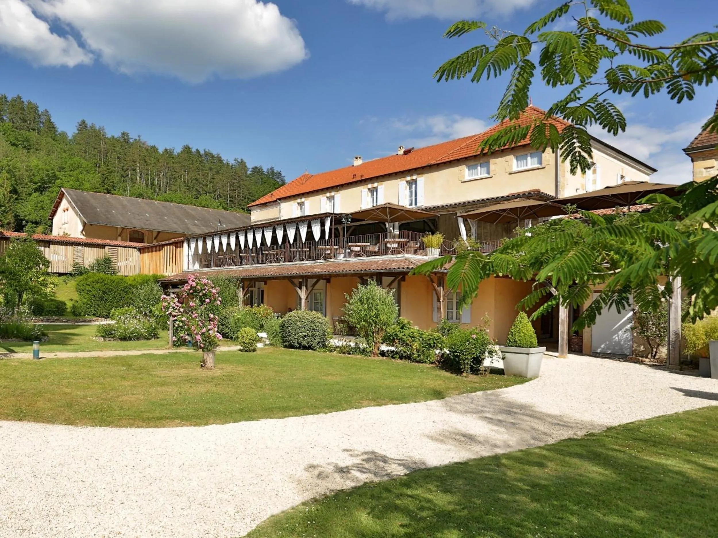 Patio in Les Glycines - Hôtel & Spa - Teritoria