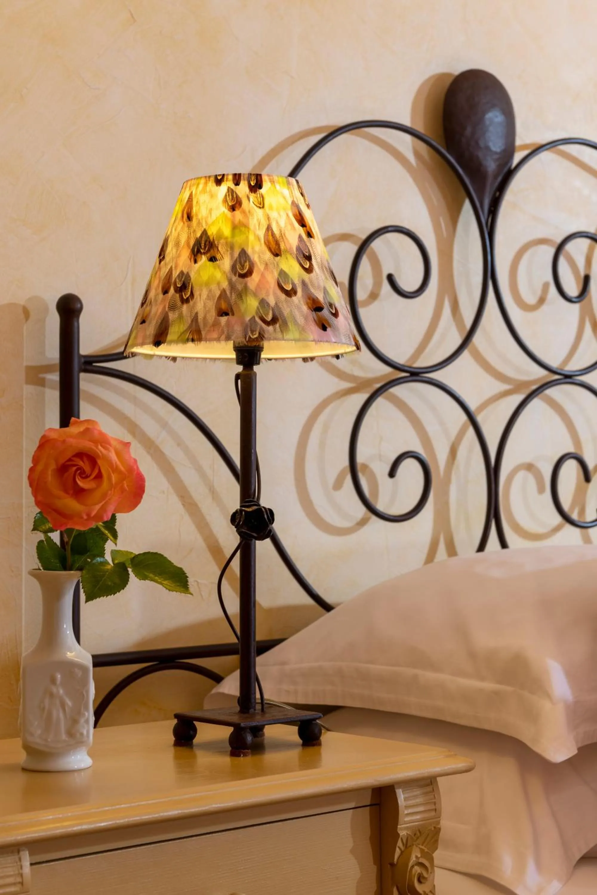 Decorative detail, Bed in Mas de l'Oulivié