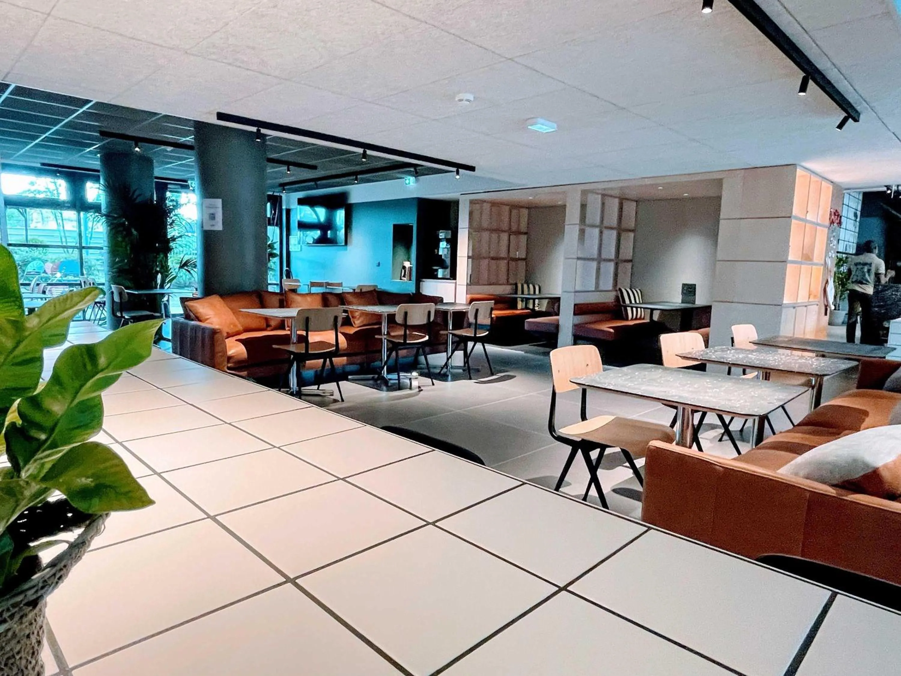 Breakfast in Greet Hotel Paris porte de la Chapelle - Aréna