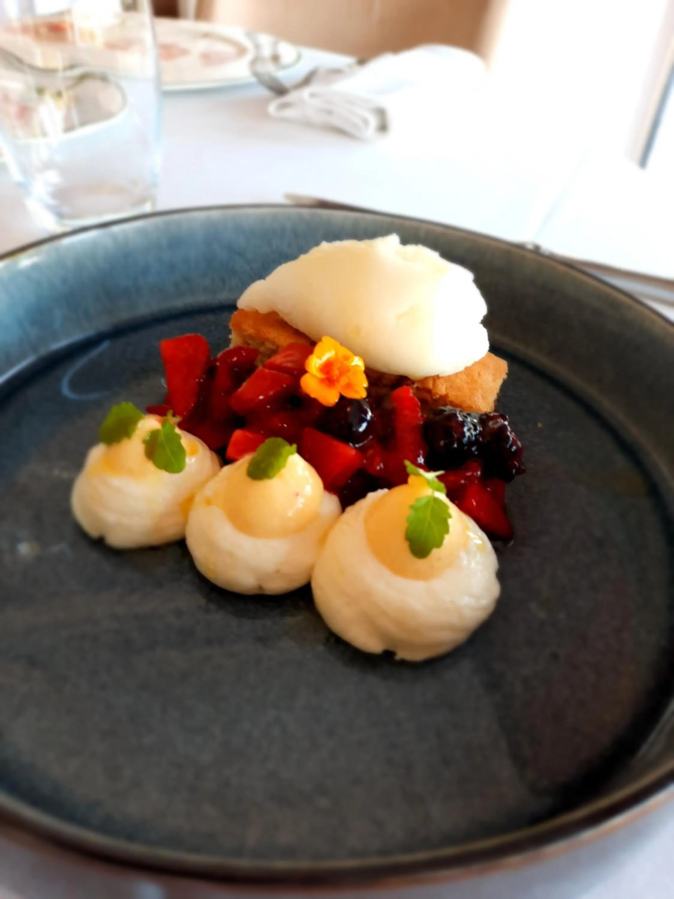 Restaurant/places to eat in Logis Hôtel restaurant LE MEDICIS