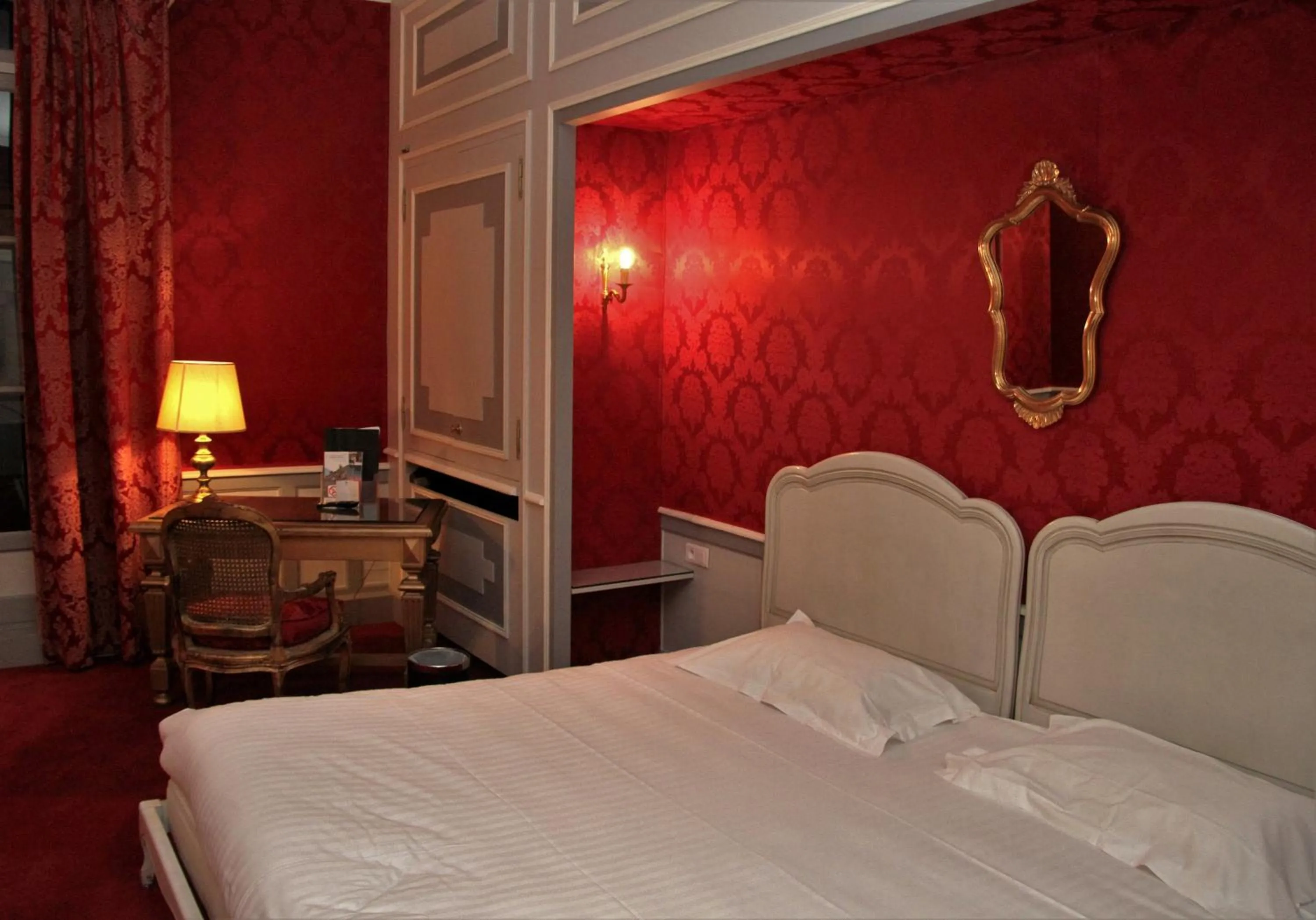 Bed in Hôtel Le Régent
