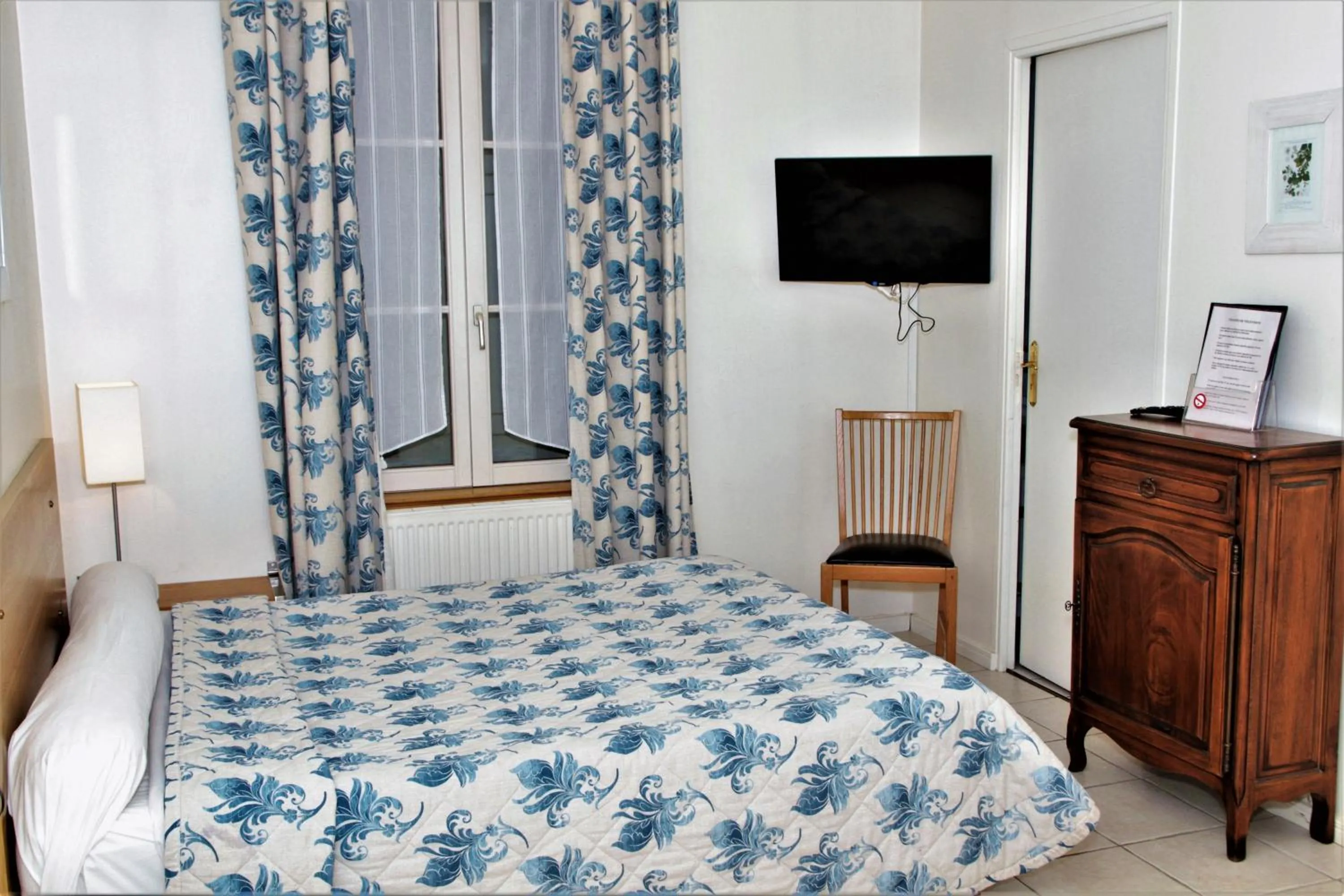 Bed in Hôtel Le Régent