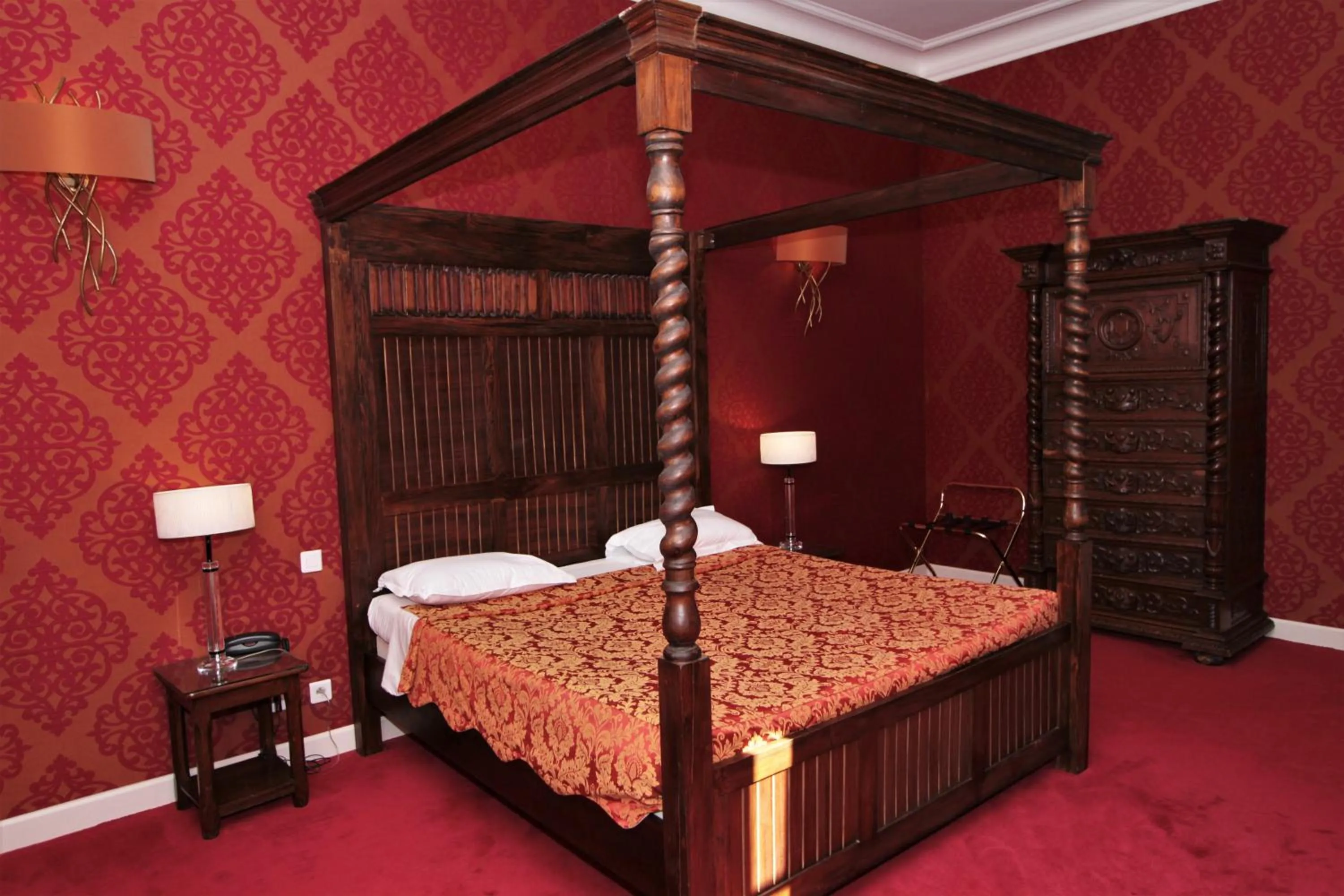Bed in Hôtel Le Régent