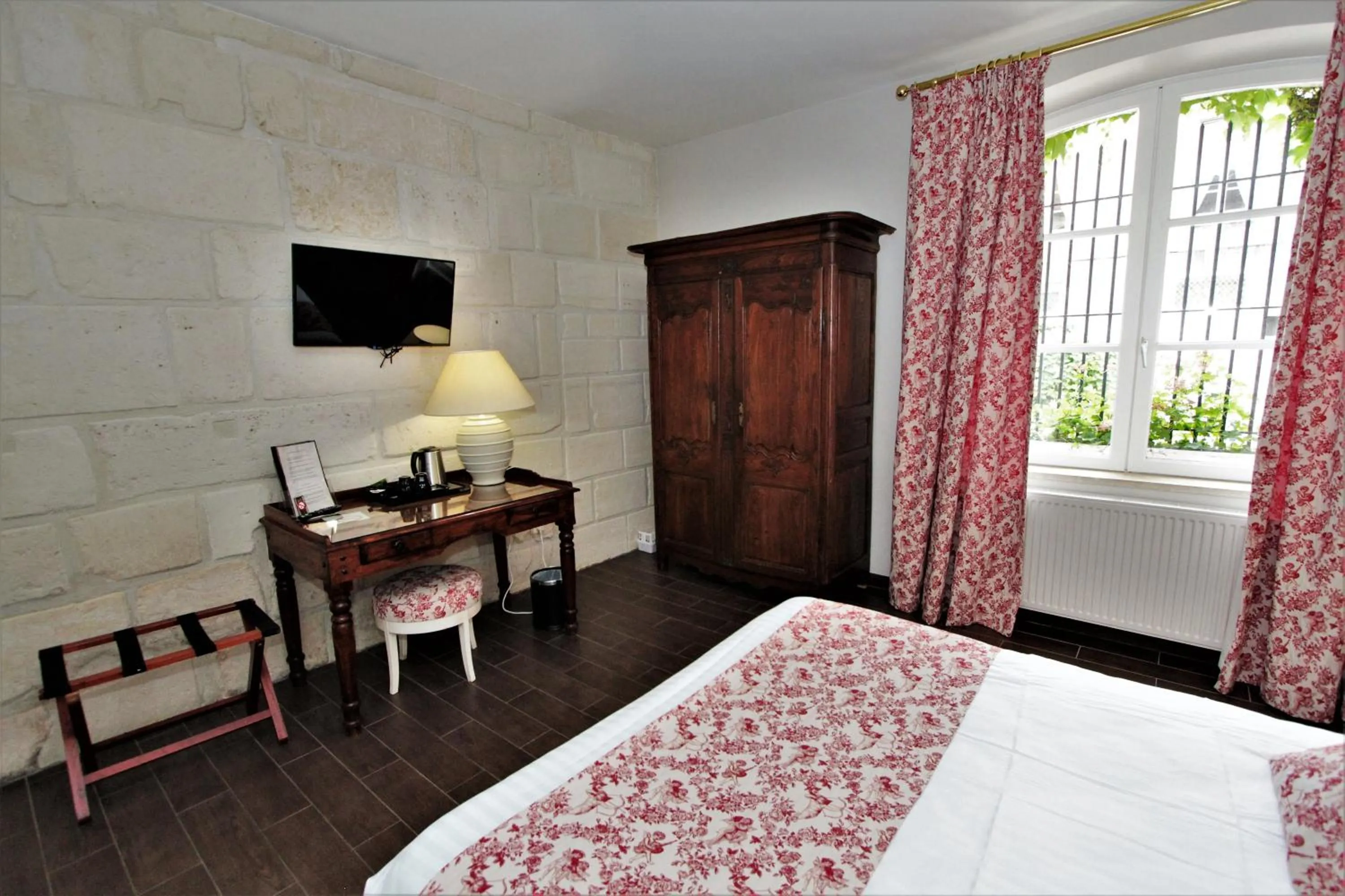 Bed in Hôtel Le Régent