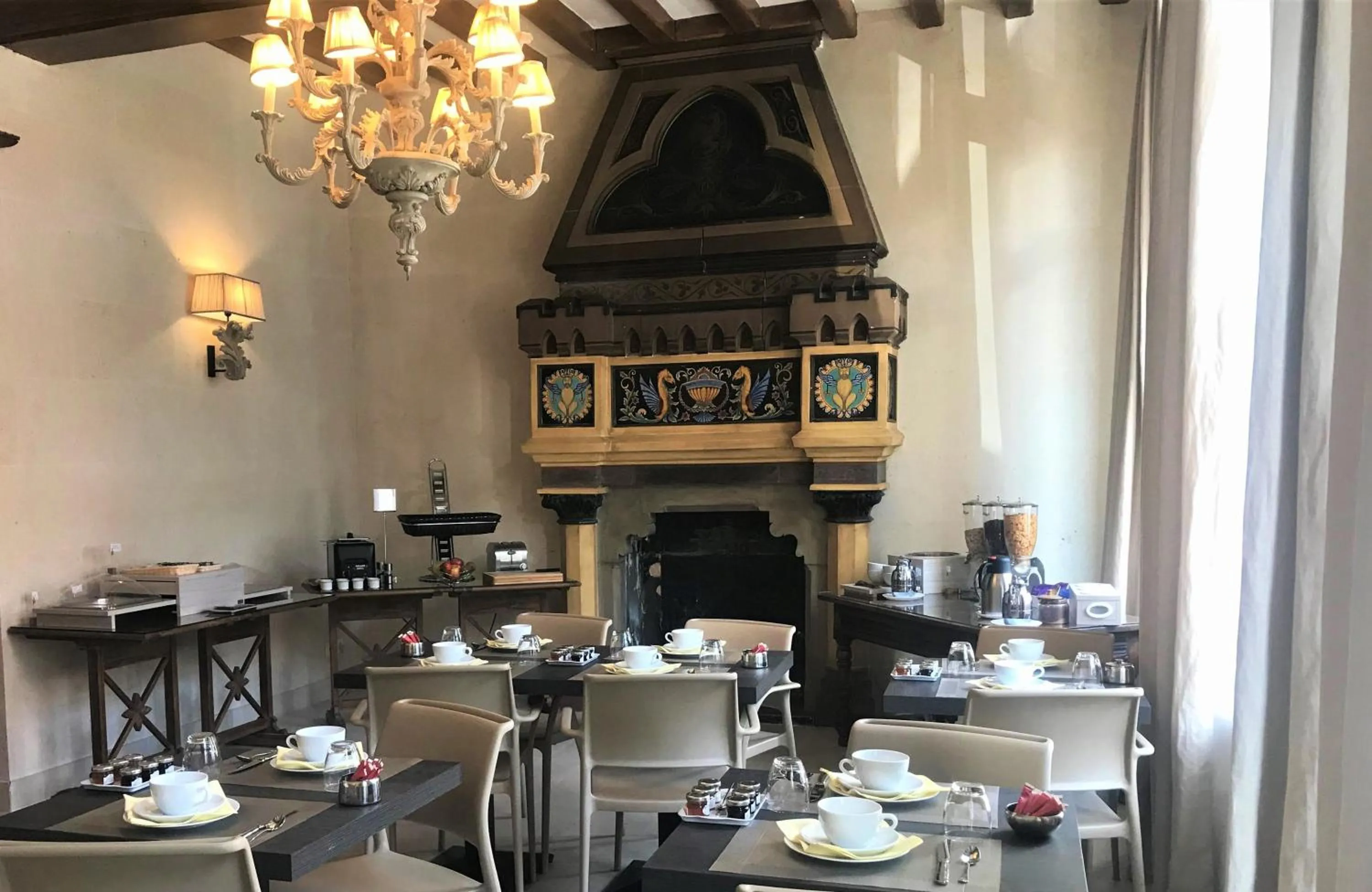 Breakfast in Hôtel Le Régent