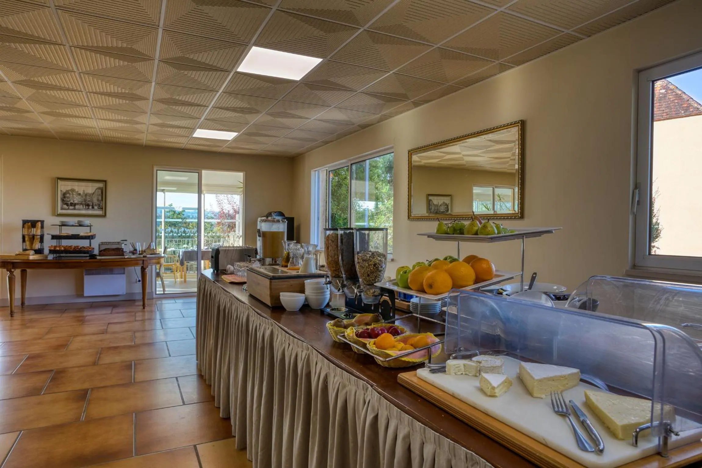 Breakfast in Hotel Restaurant Laborderie