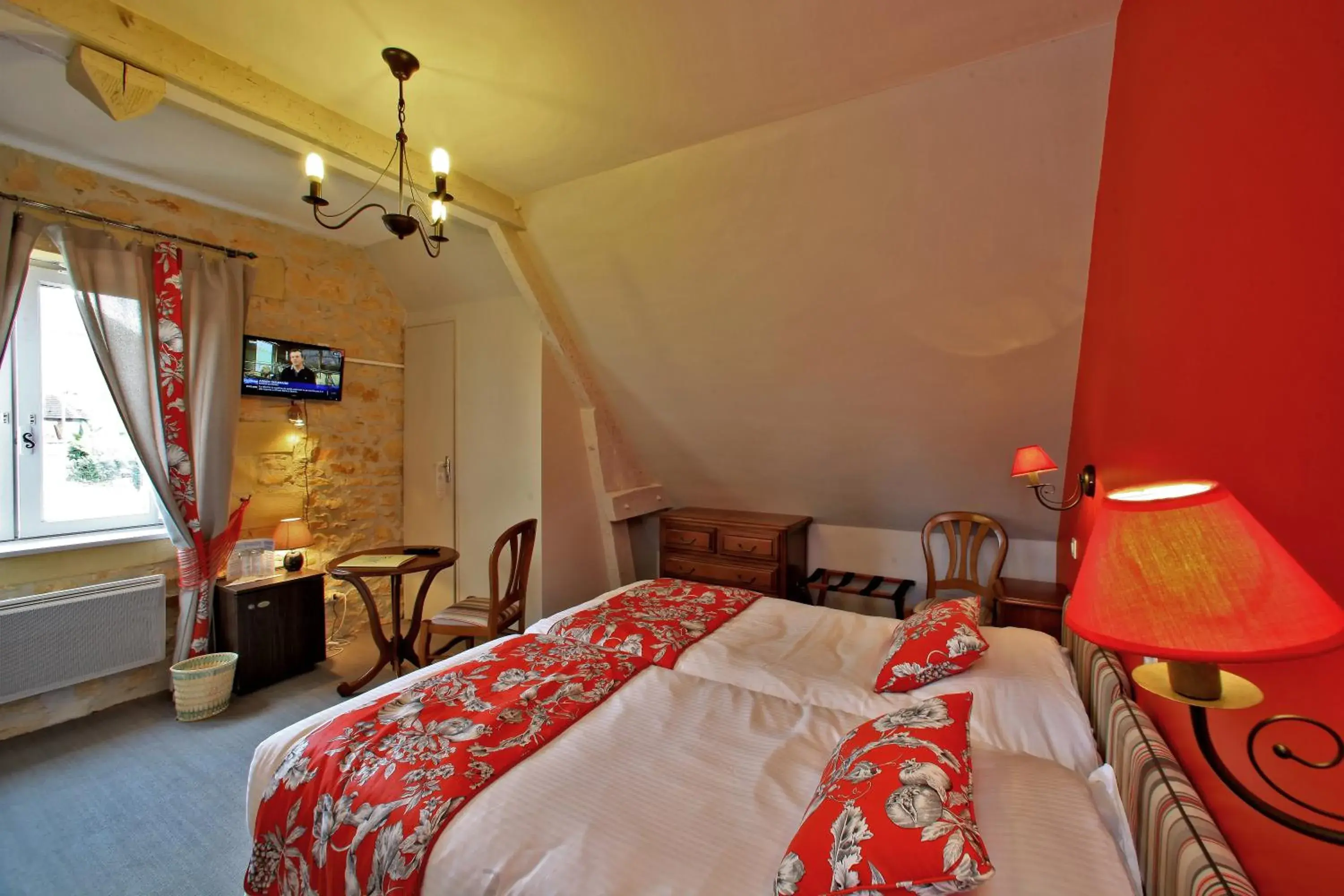 Standard Double or Twin Room in Hotel Restaurant Laborderie Standard Double or Twin Room in Hotel Restaurant Laborderie