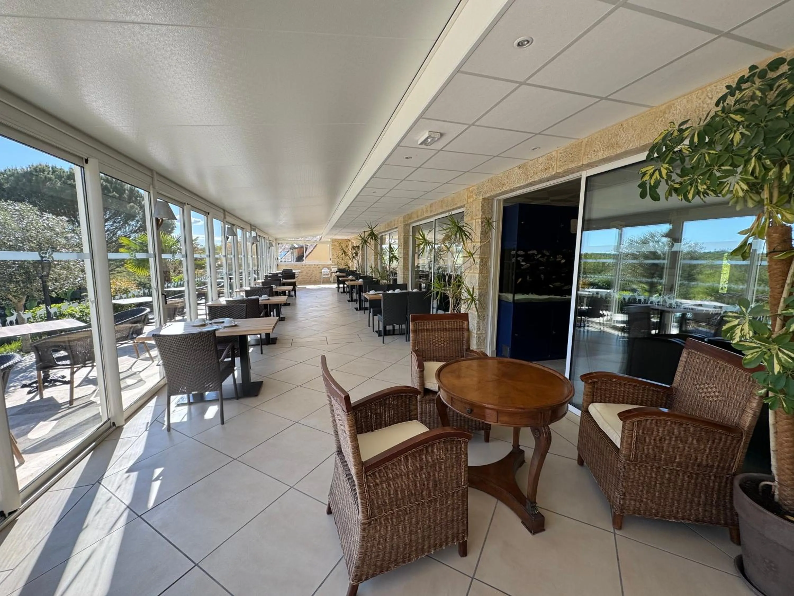 Breakfast in Hotel Restaurant Laborderie