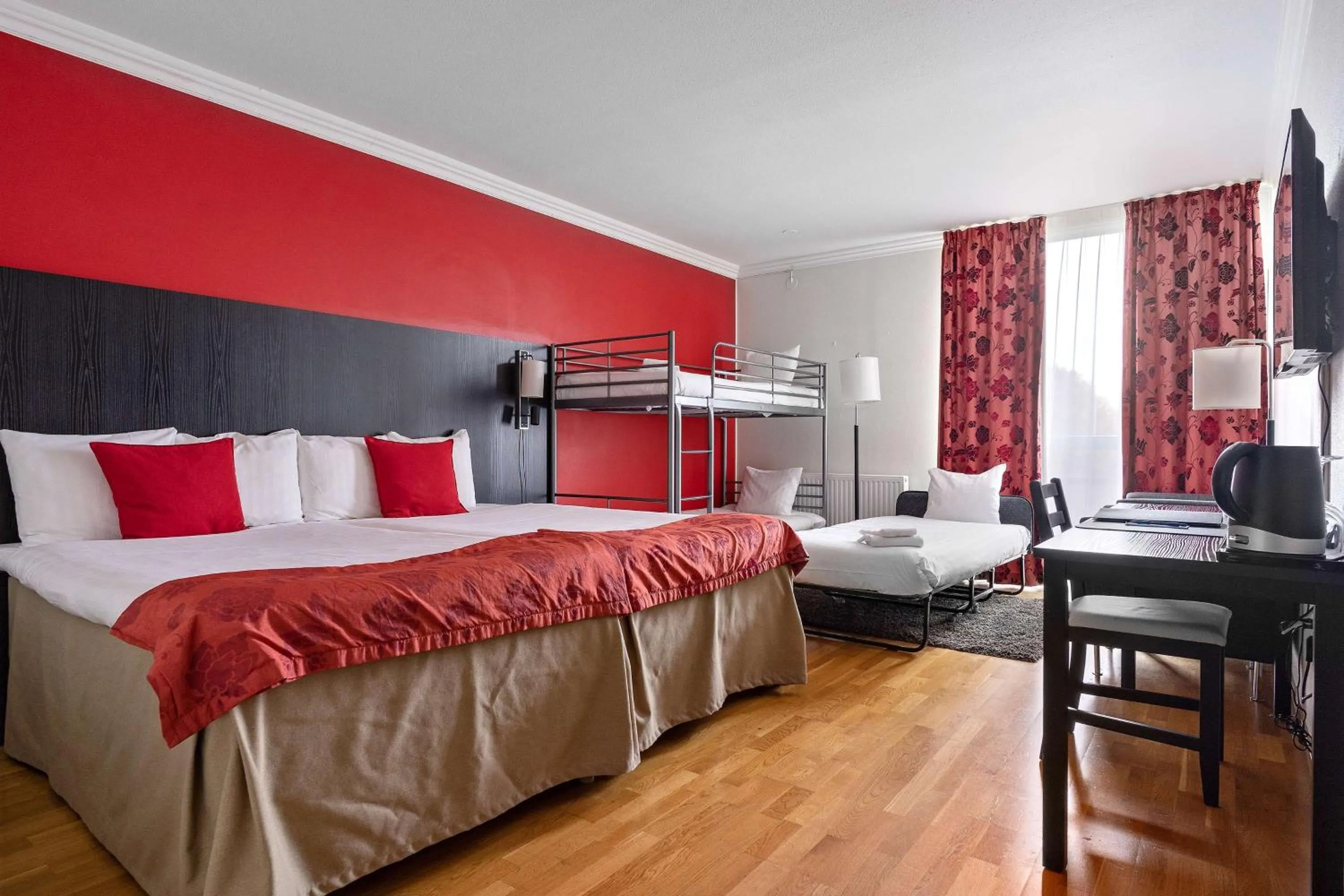 Bedroom, Bed in Best Western Royal Star