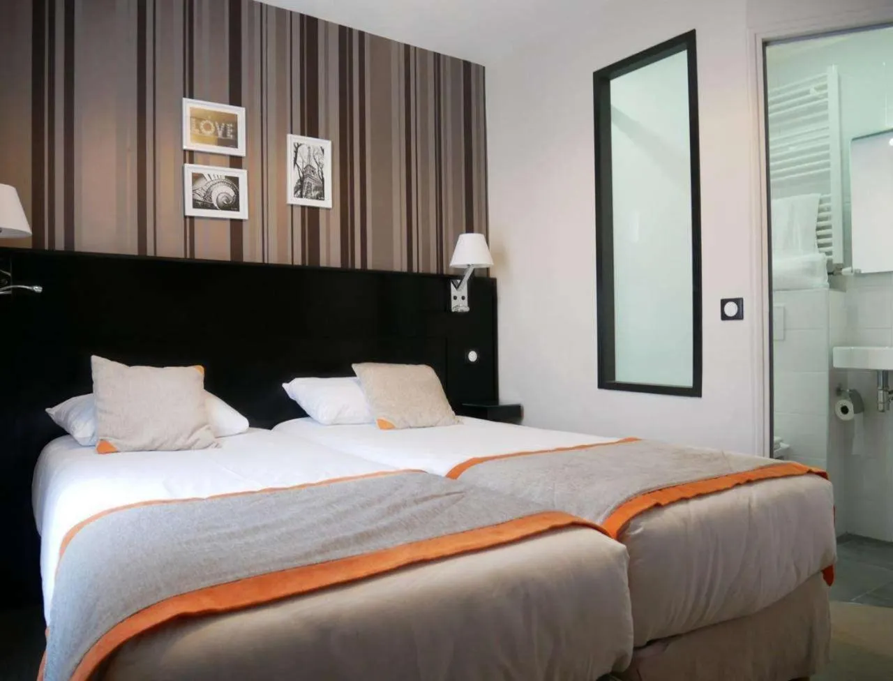 Bed in Bonséjour Montmartre