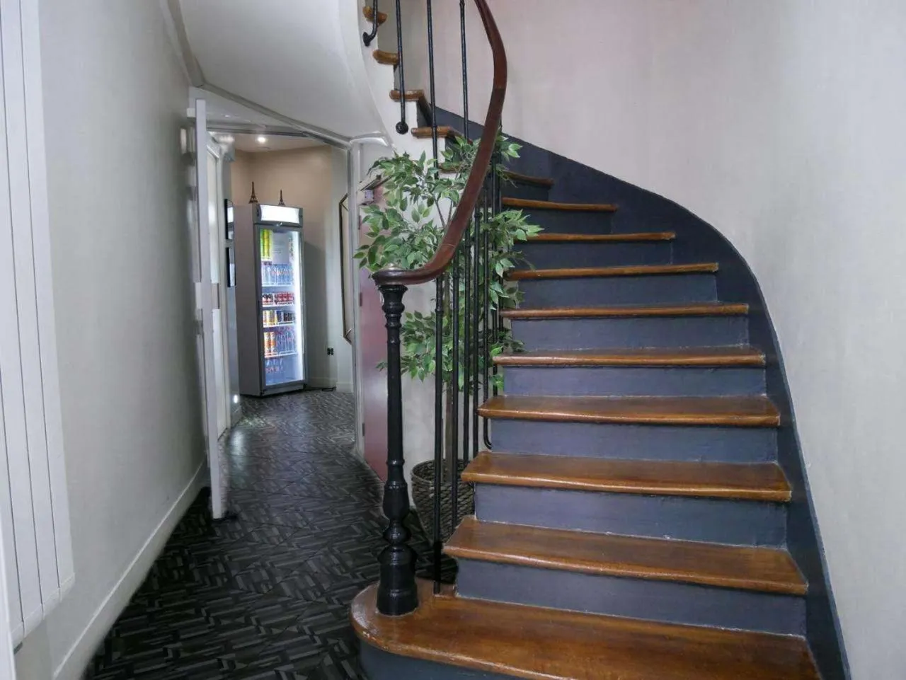 Property building in Bonséjour Montmartre