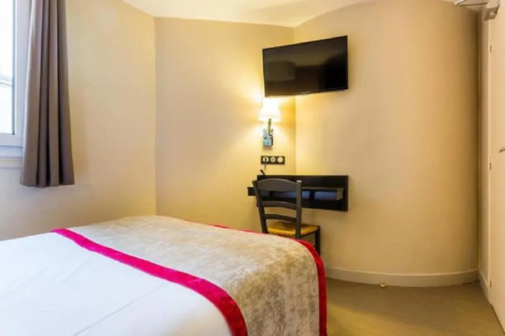 Bedroom, Bed in Bonséjour Montmartre