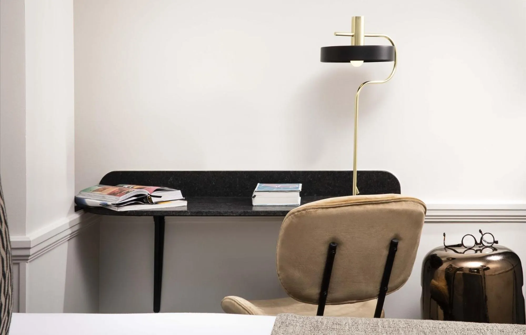 Seating area in Hôtel Gramont