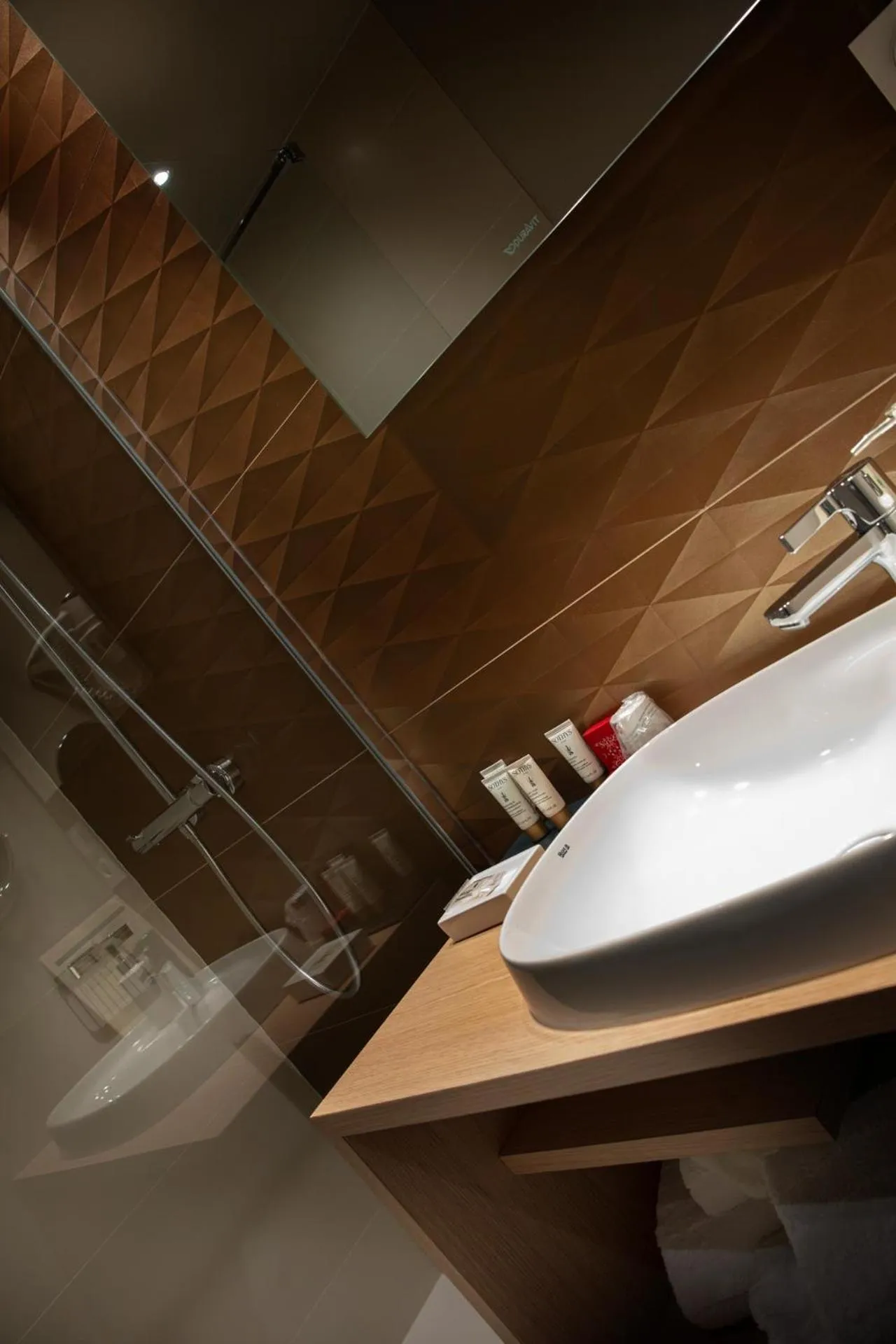 Bathroom in L'Aubinière Hôtel Restaurant & Spa