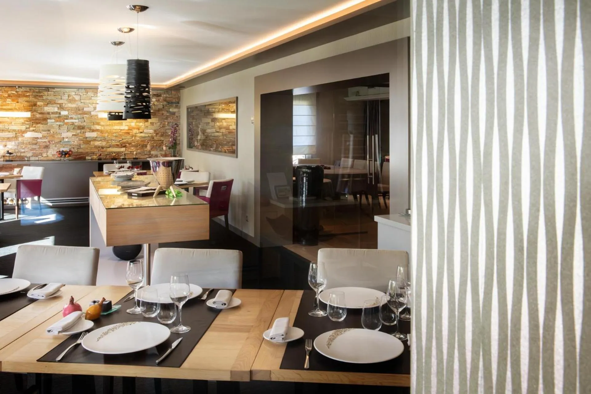 Restaurant/places to eat in L'Aubinière Hôtel Restaurant & Spa