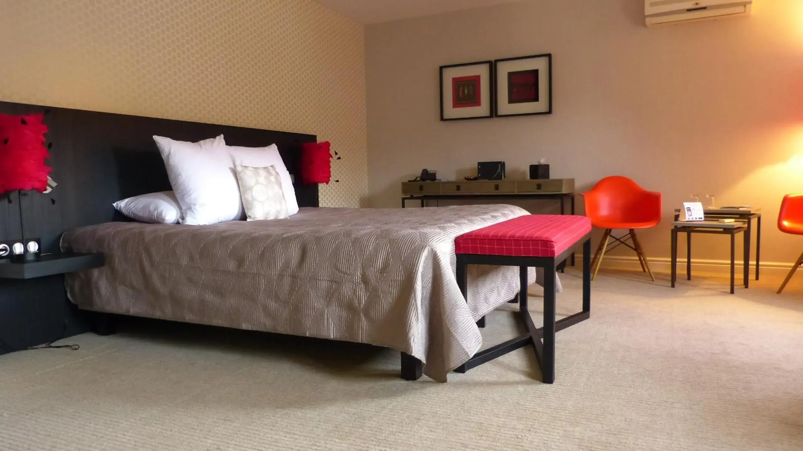 Comfort Double Room in L'Aubinière Hôtel Restaurant & Spa Comfort Double Room in L'Aubinière Hôtel Restaurant & Spa