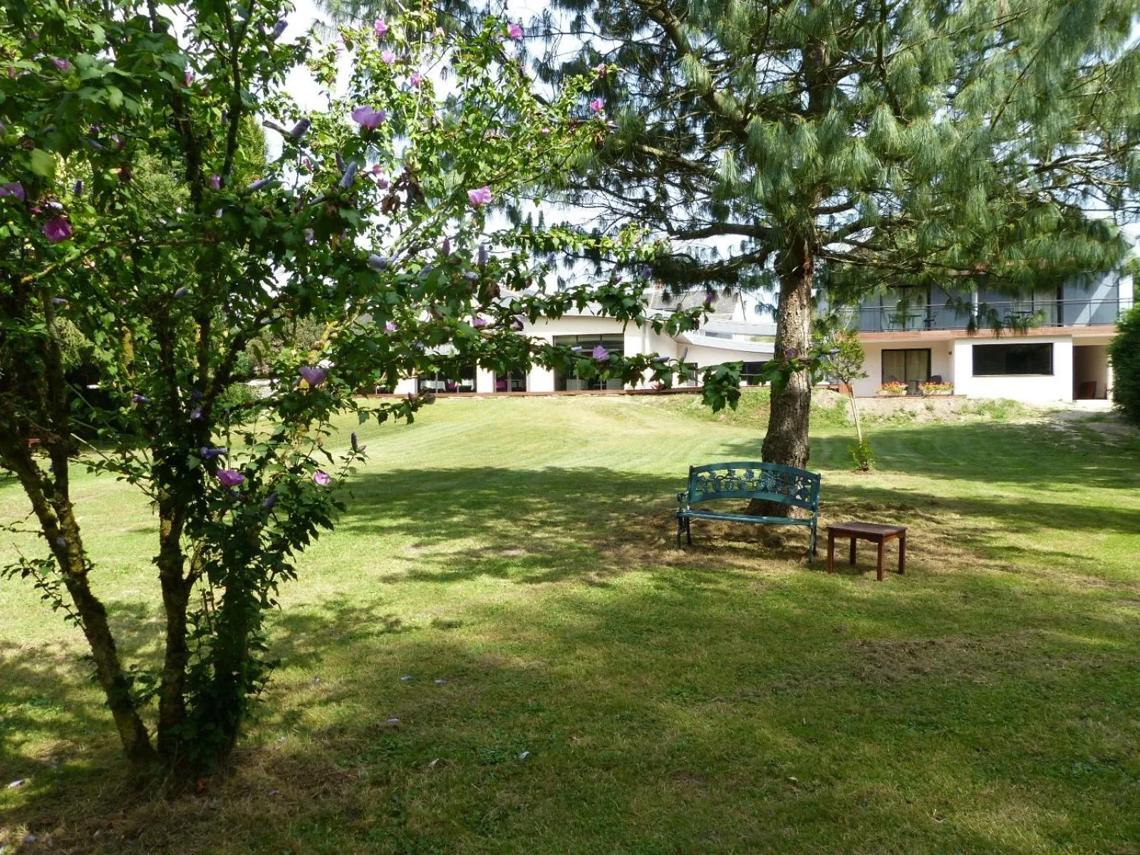 Garden in L'Aubinière Hôtel Restaurant & Spa