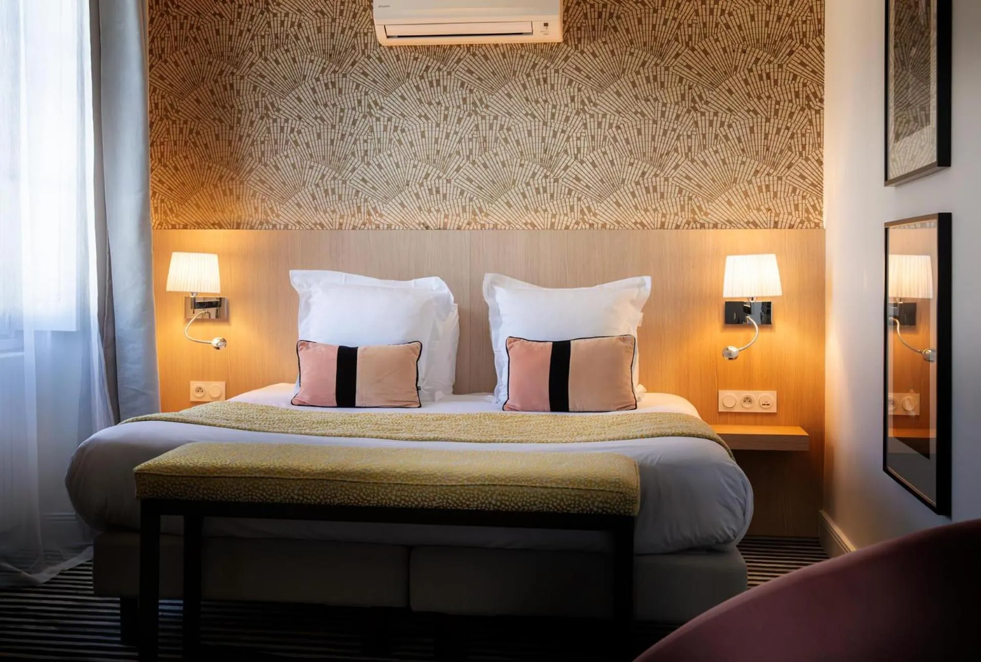 Bed in L'Aubinière Hôtel Restaurant & Spa