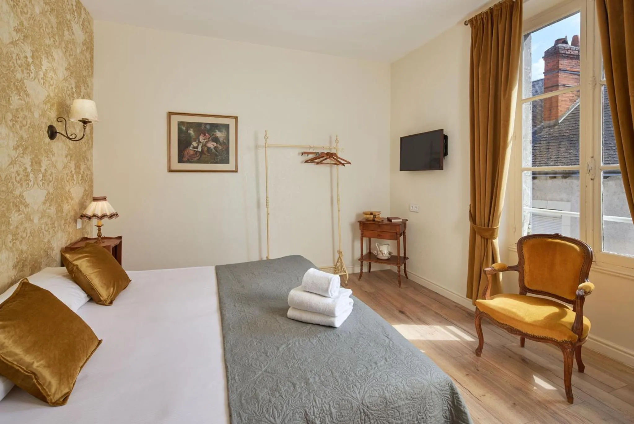 Bed in Hôtel De France Et De Guise - 1891