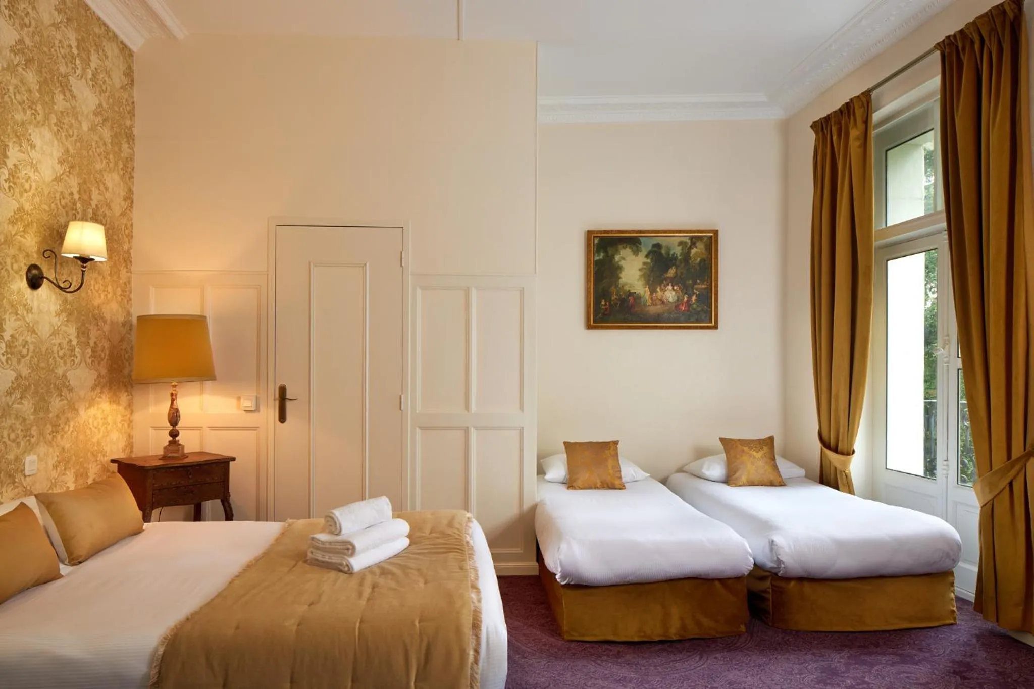 Bed in Hôtel De France Et De Guise - 1891