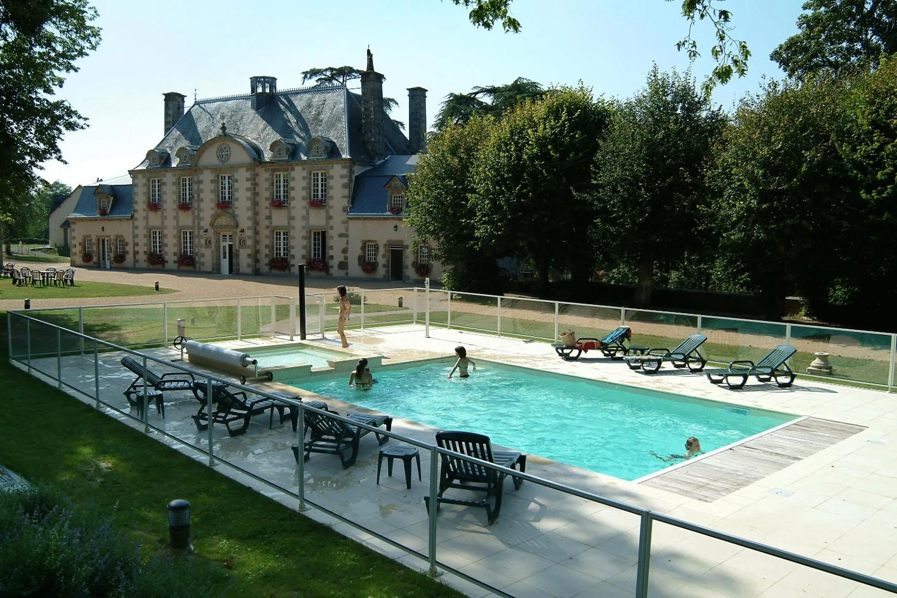 Swimming pool in Logis La Marjolaine