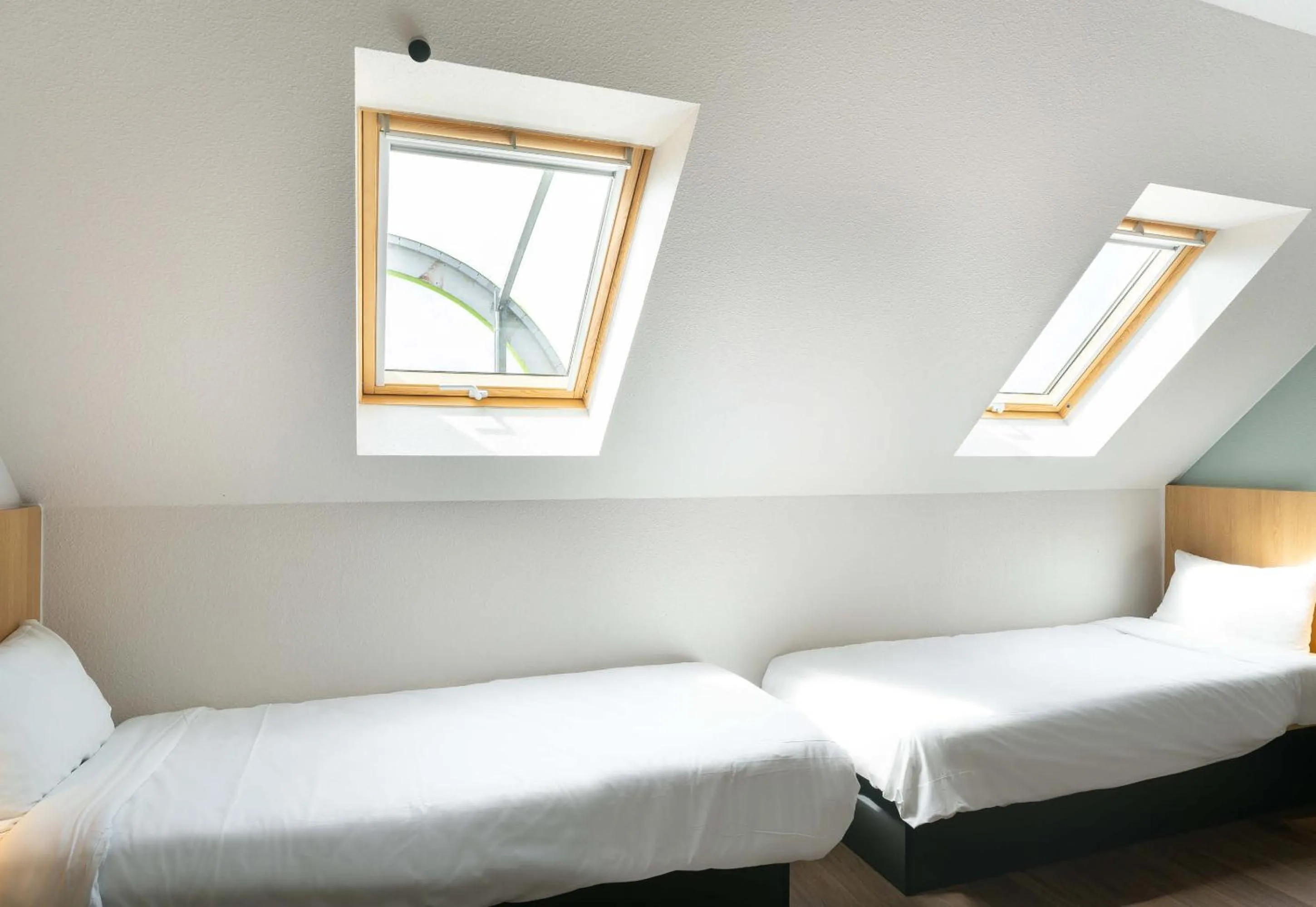 Bedroom, Bed in B&B HOTEL Auray Carnac