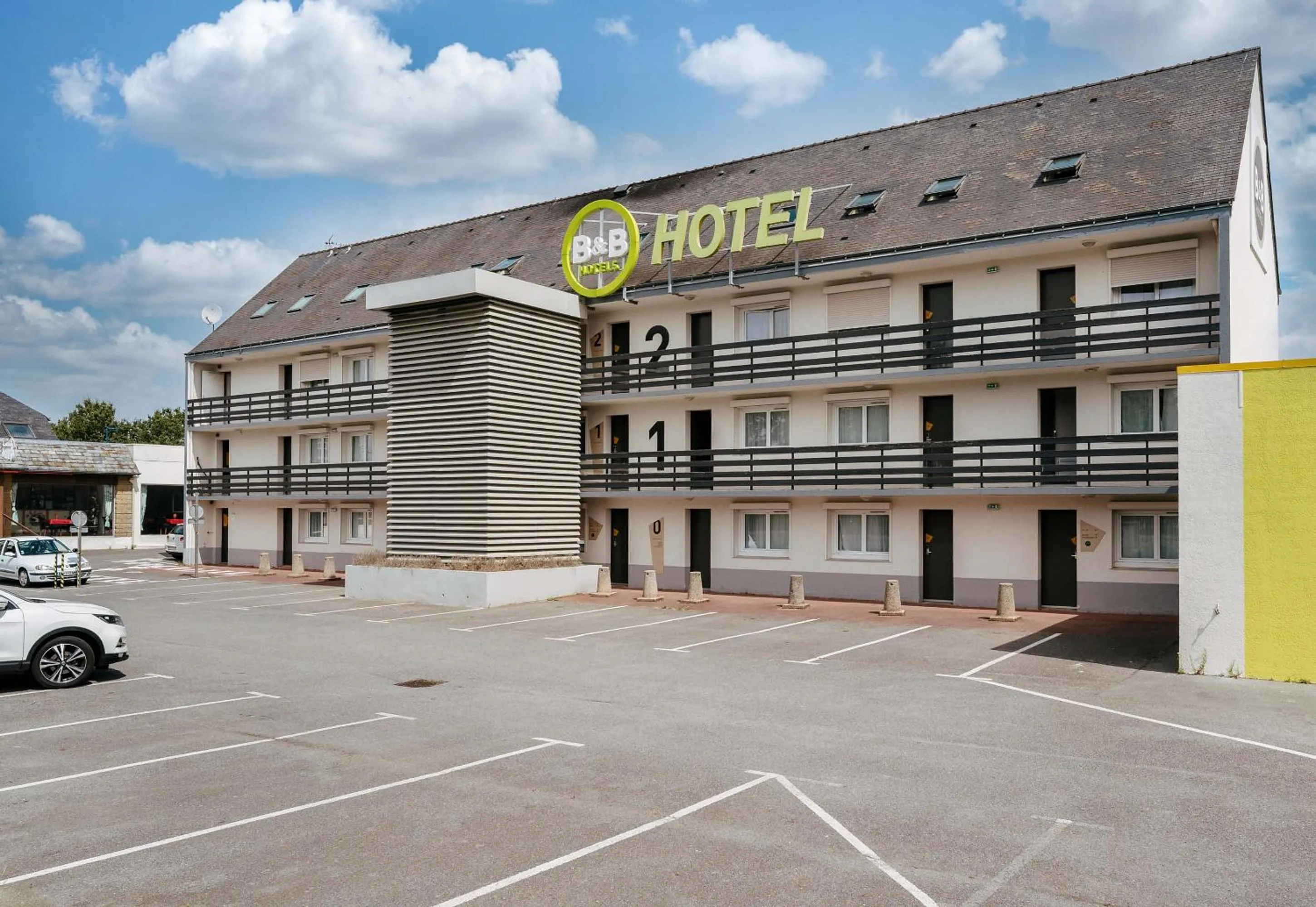 Property building in B&B HOTEL Auray Carnac