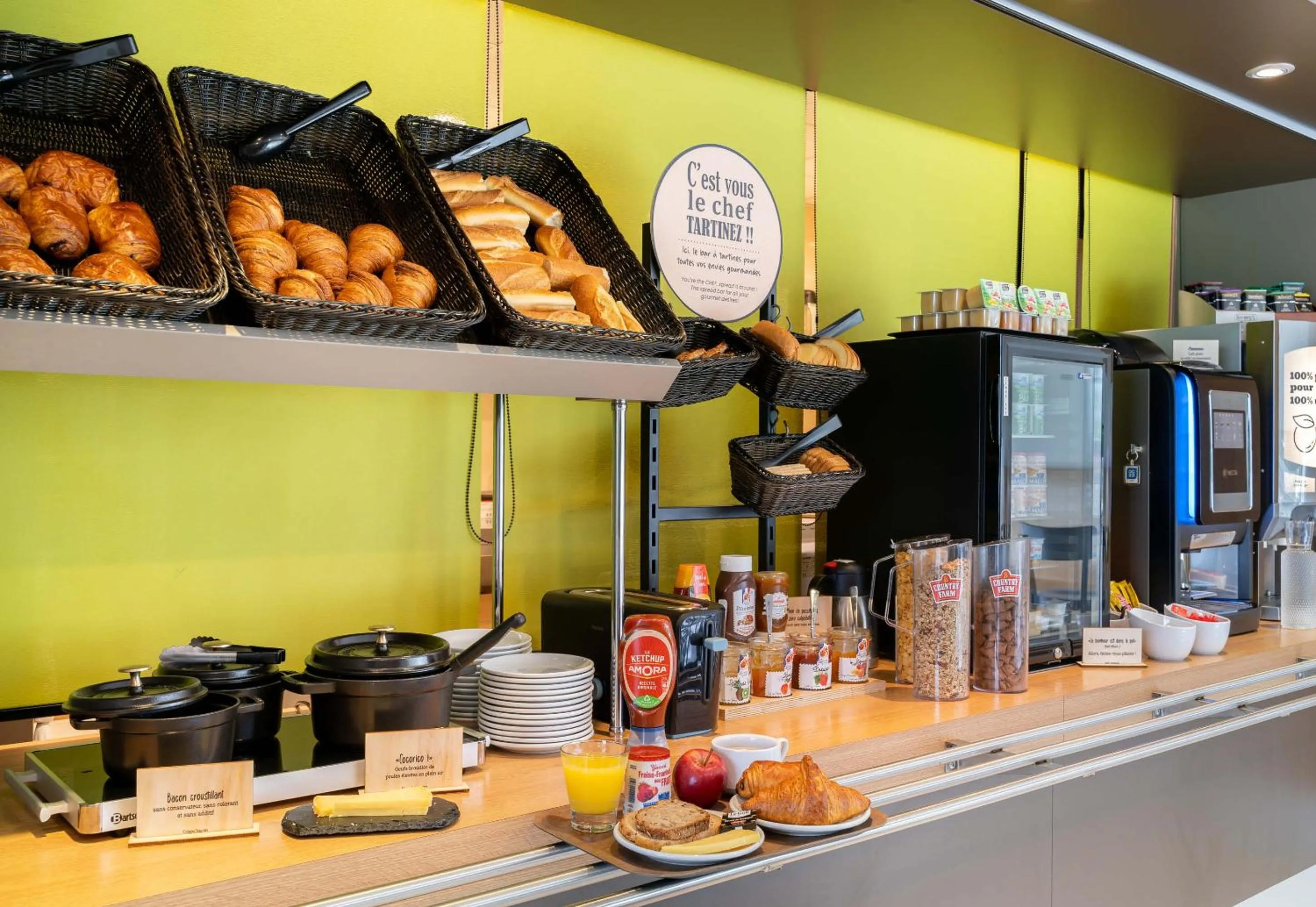 Breakfast in B&B HOTEL Auray Carnac