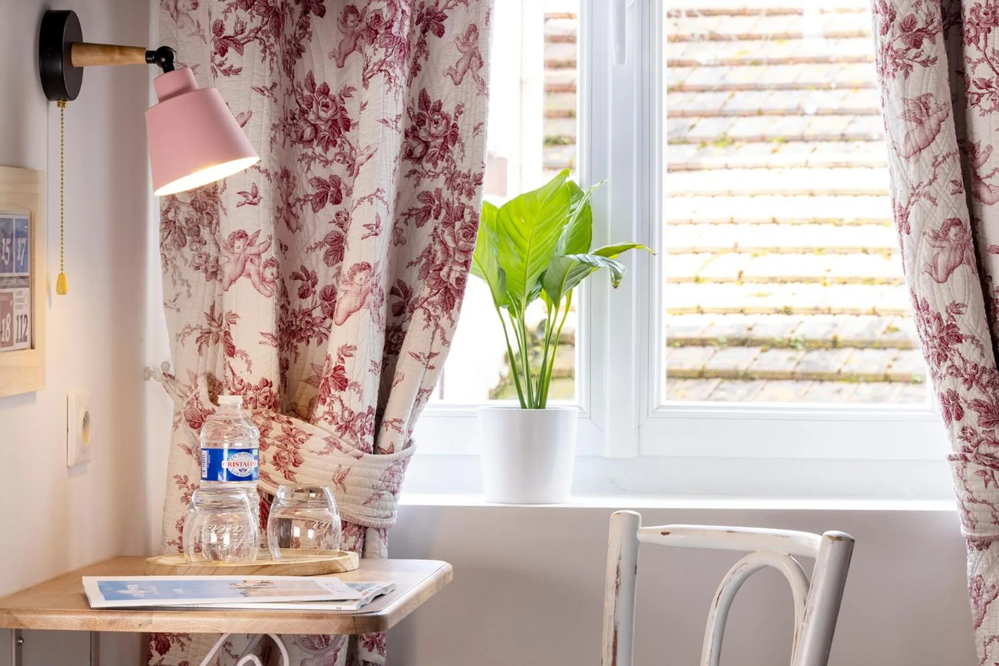 Shower in Hôtel de Lion sur Mer