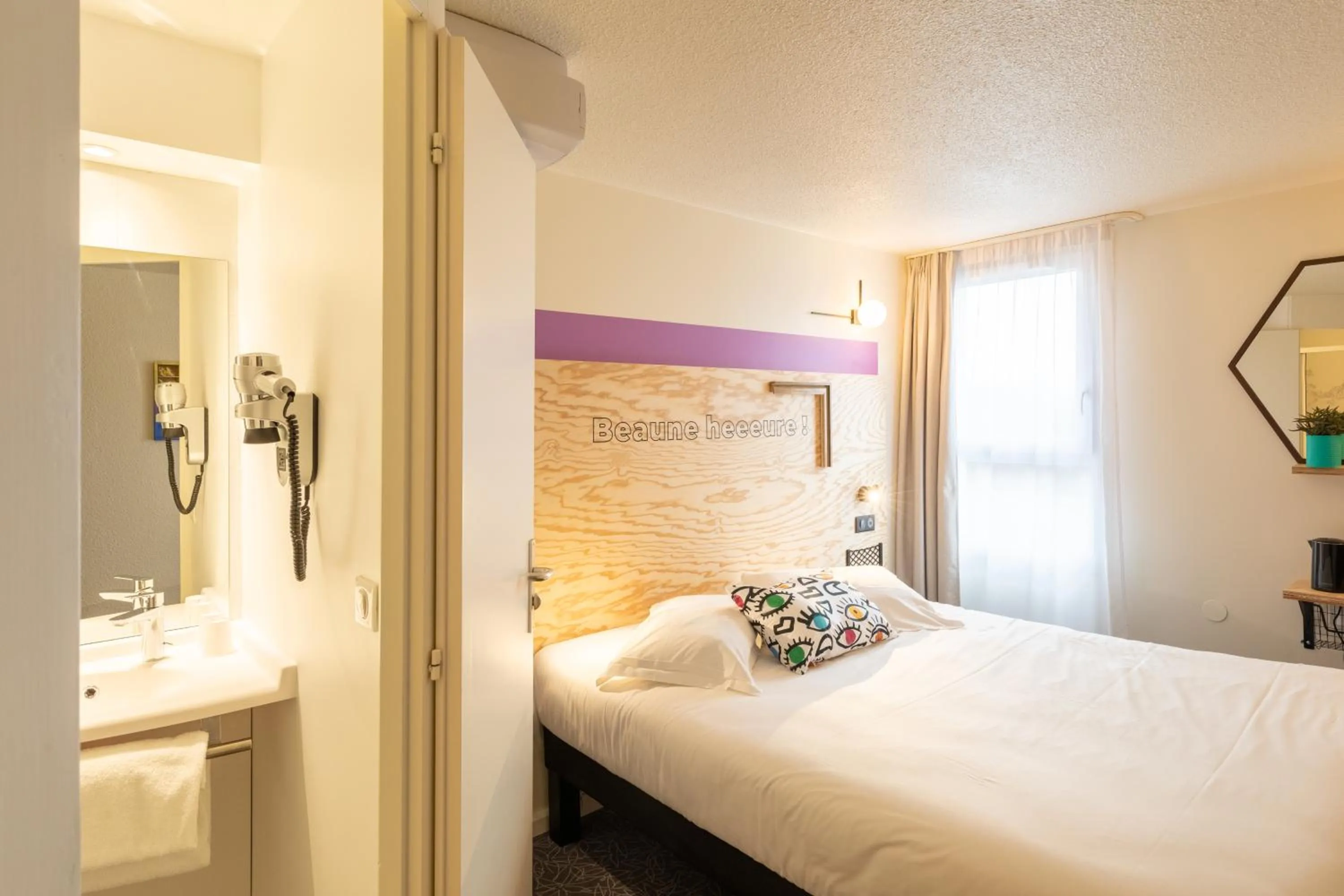 Bed in greet Hotel Beaune