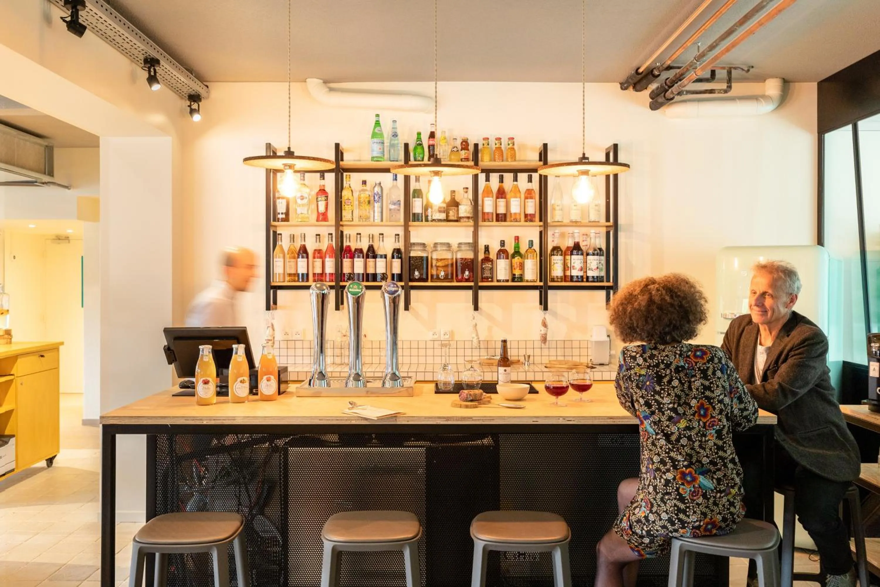 Lounge or bar in greet Hotel Beaune