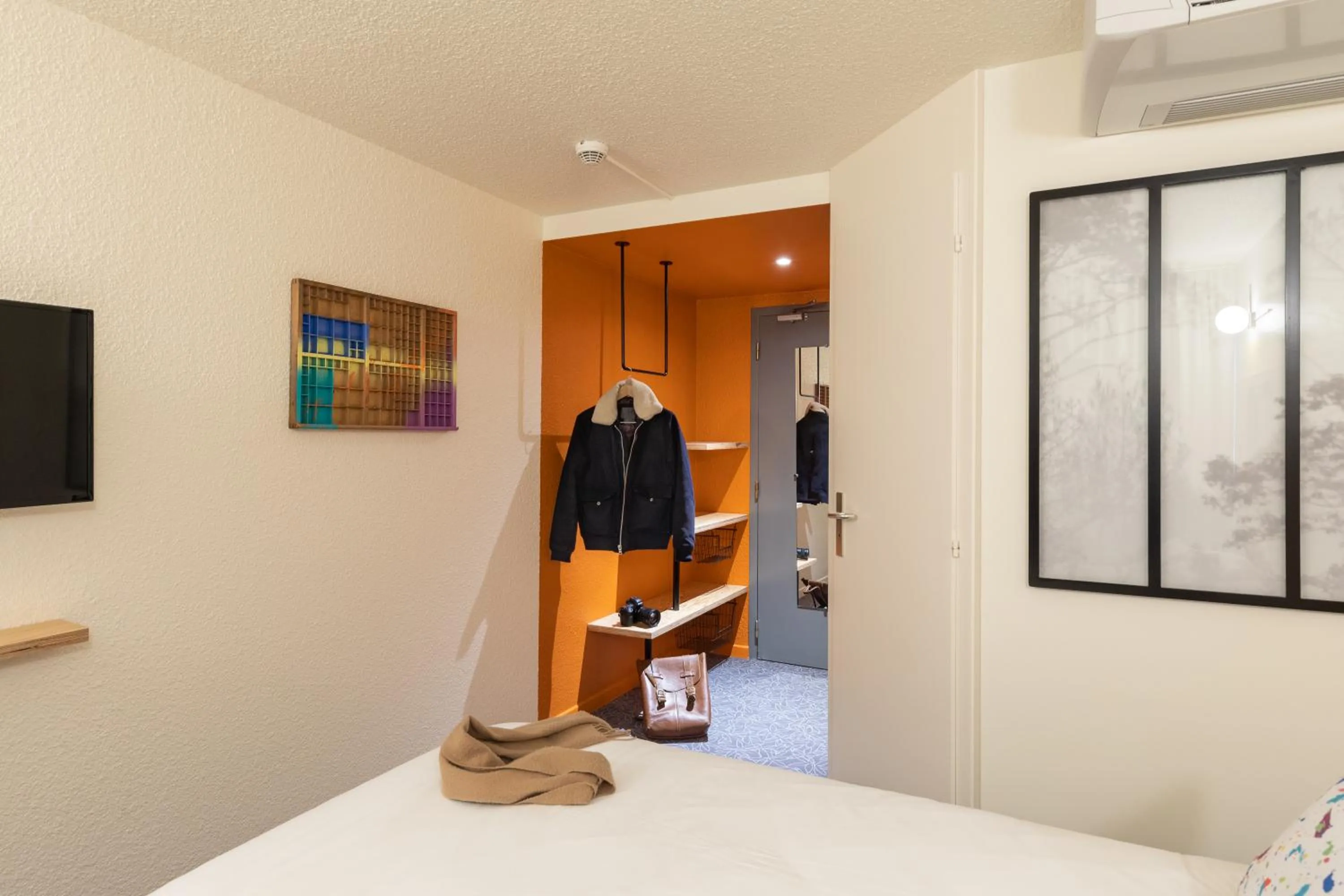 Decorative detail, Bed in greet Hotel Beaune