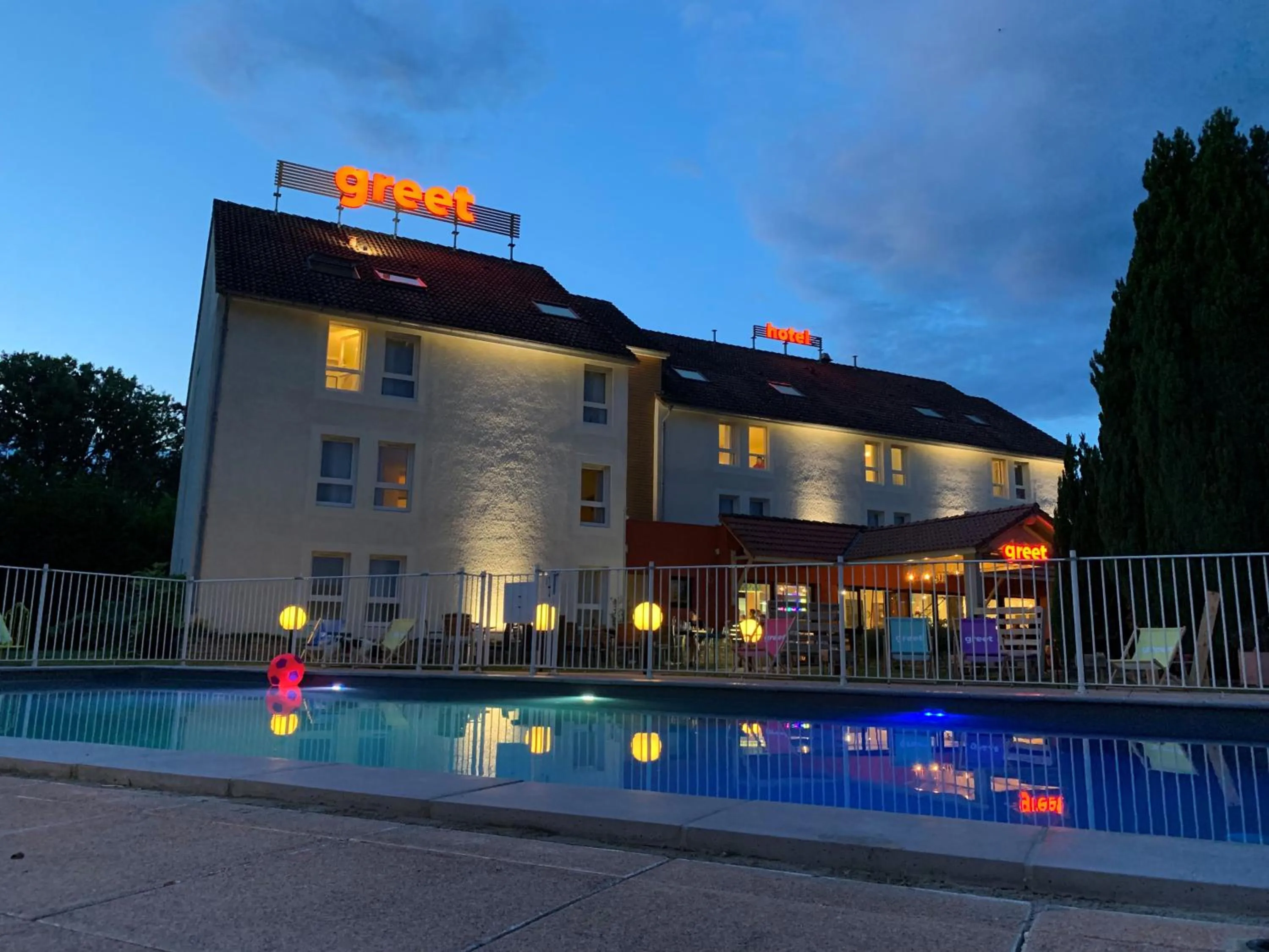 Property building in greet Hotel Beaune