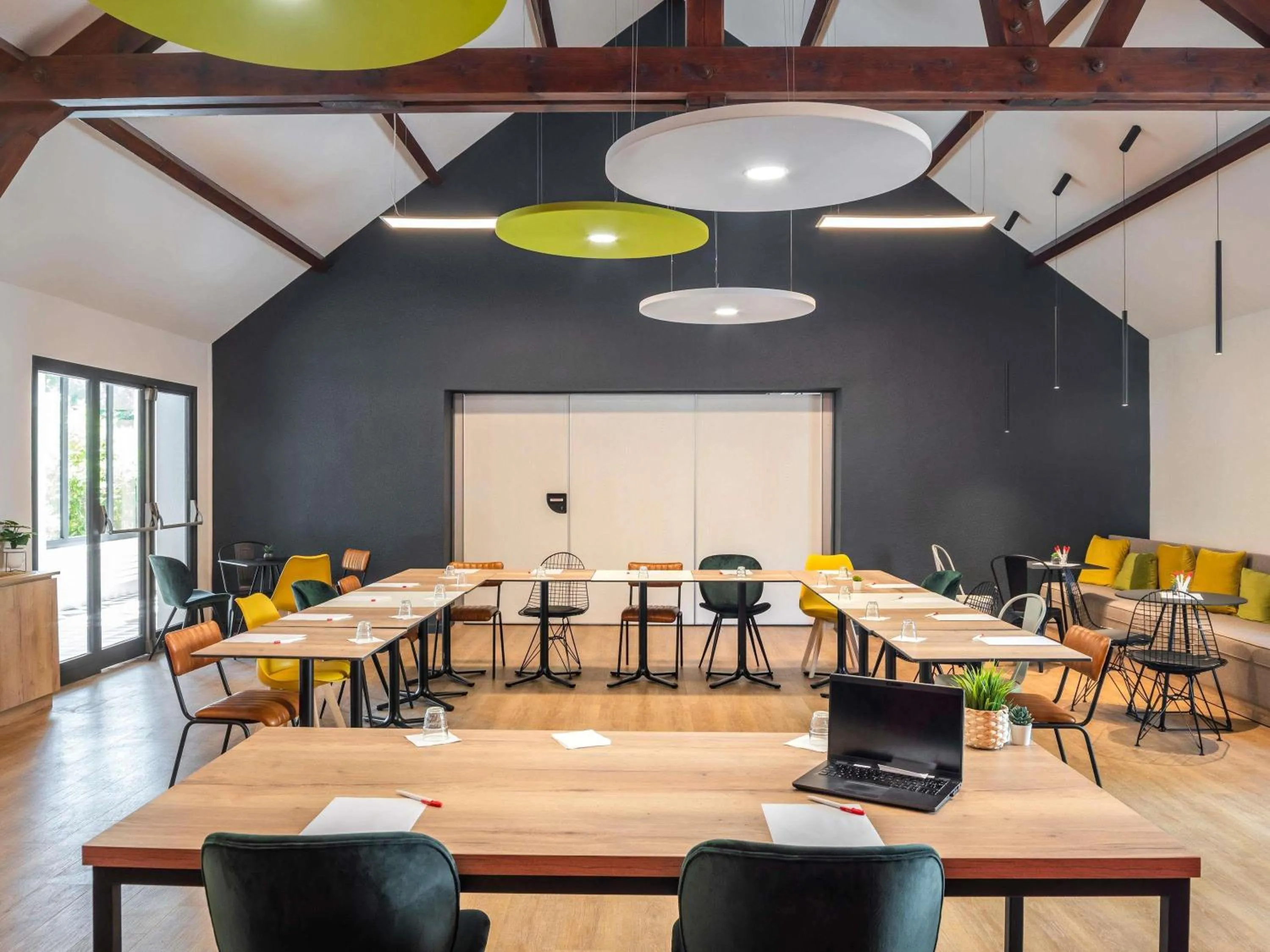 Meeting/conference room in ibis Beaune Centre