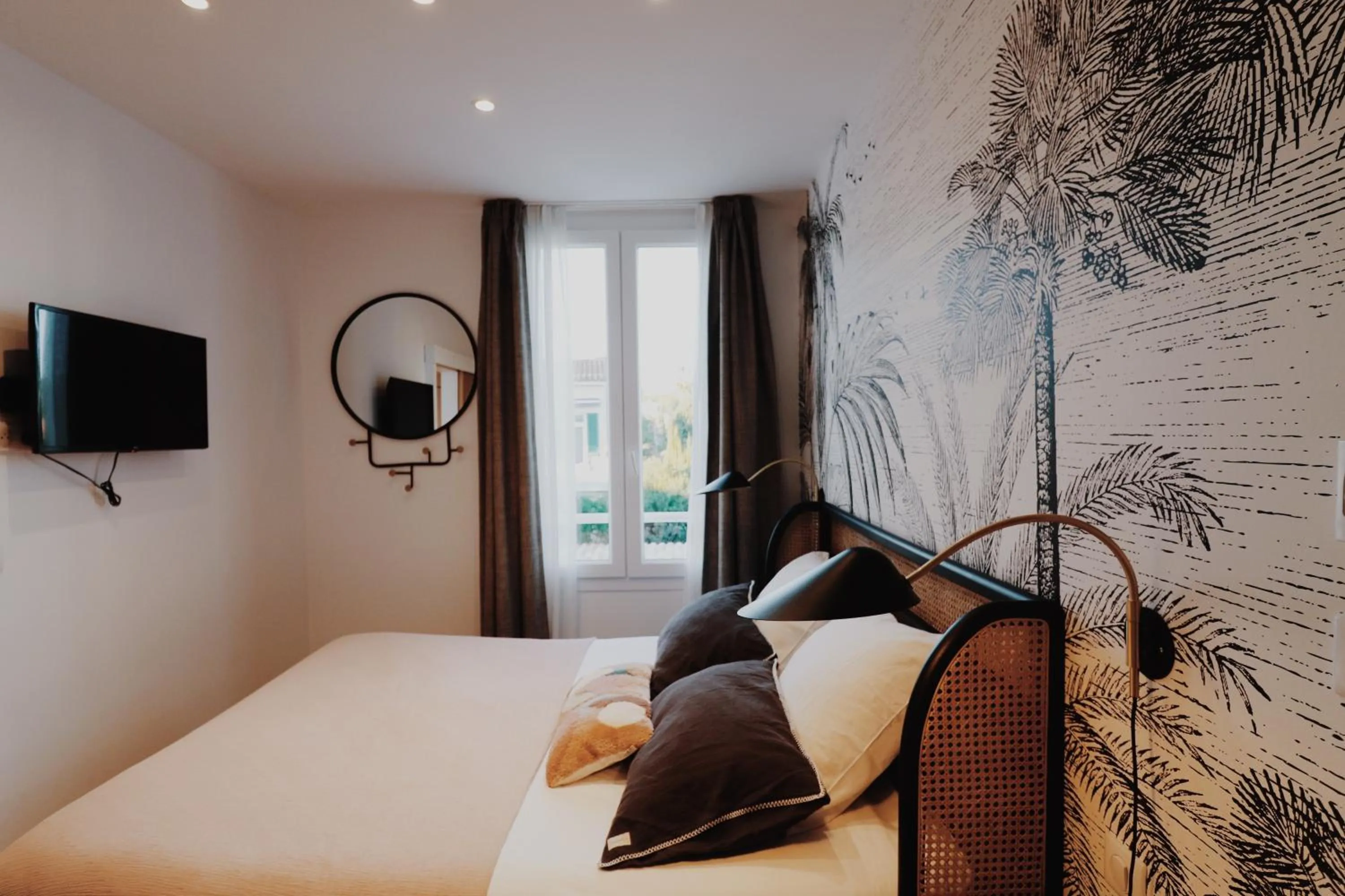 View (from property/room), Bed in Le Rose Thé