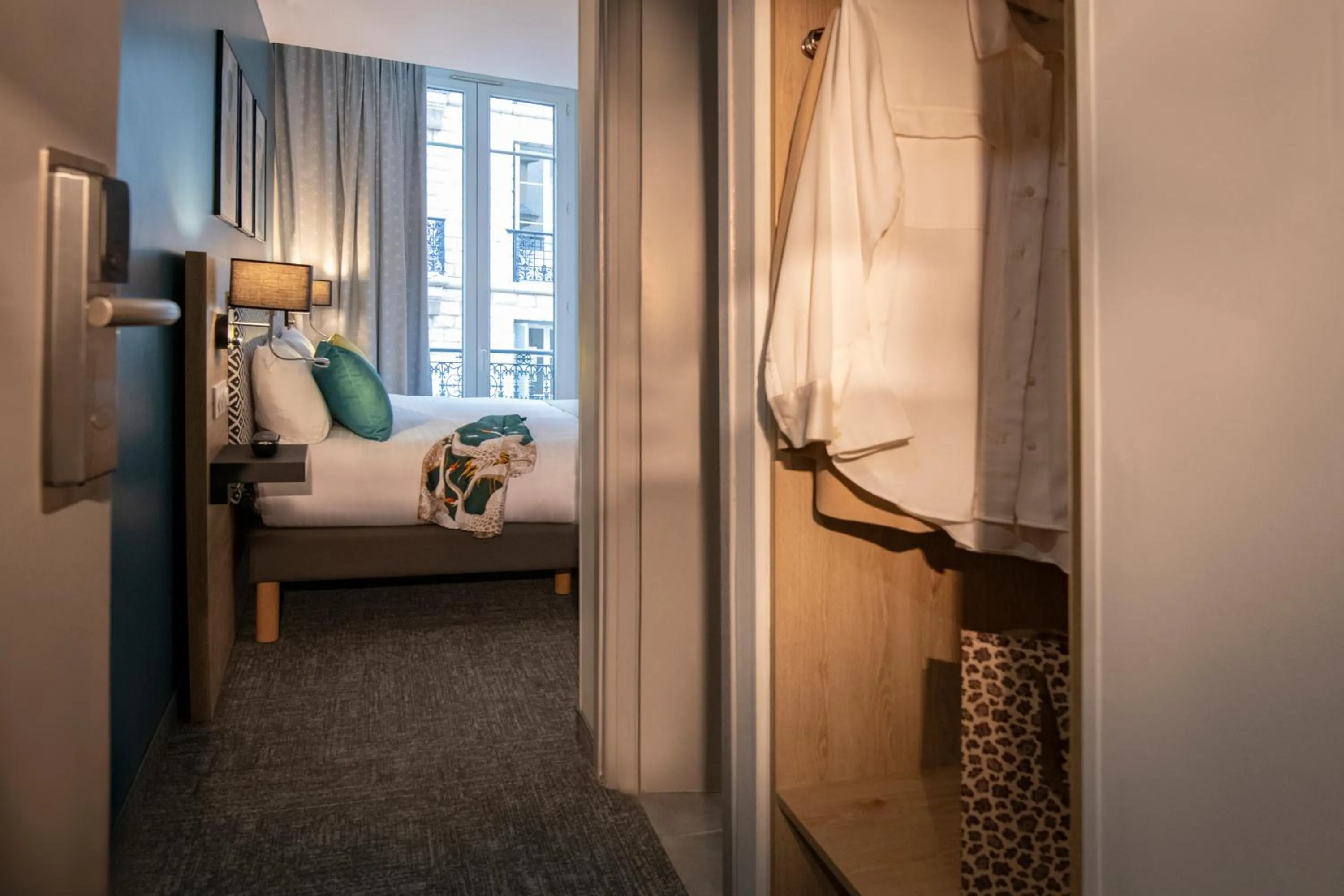 Bedroom, Bed in Bristol Nice