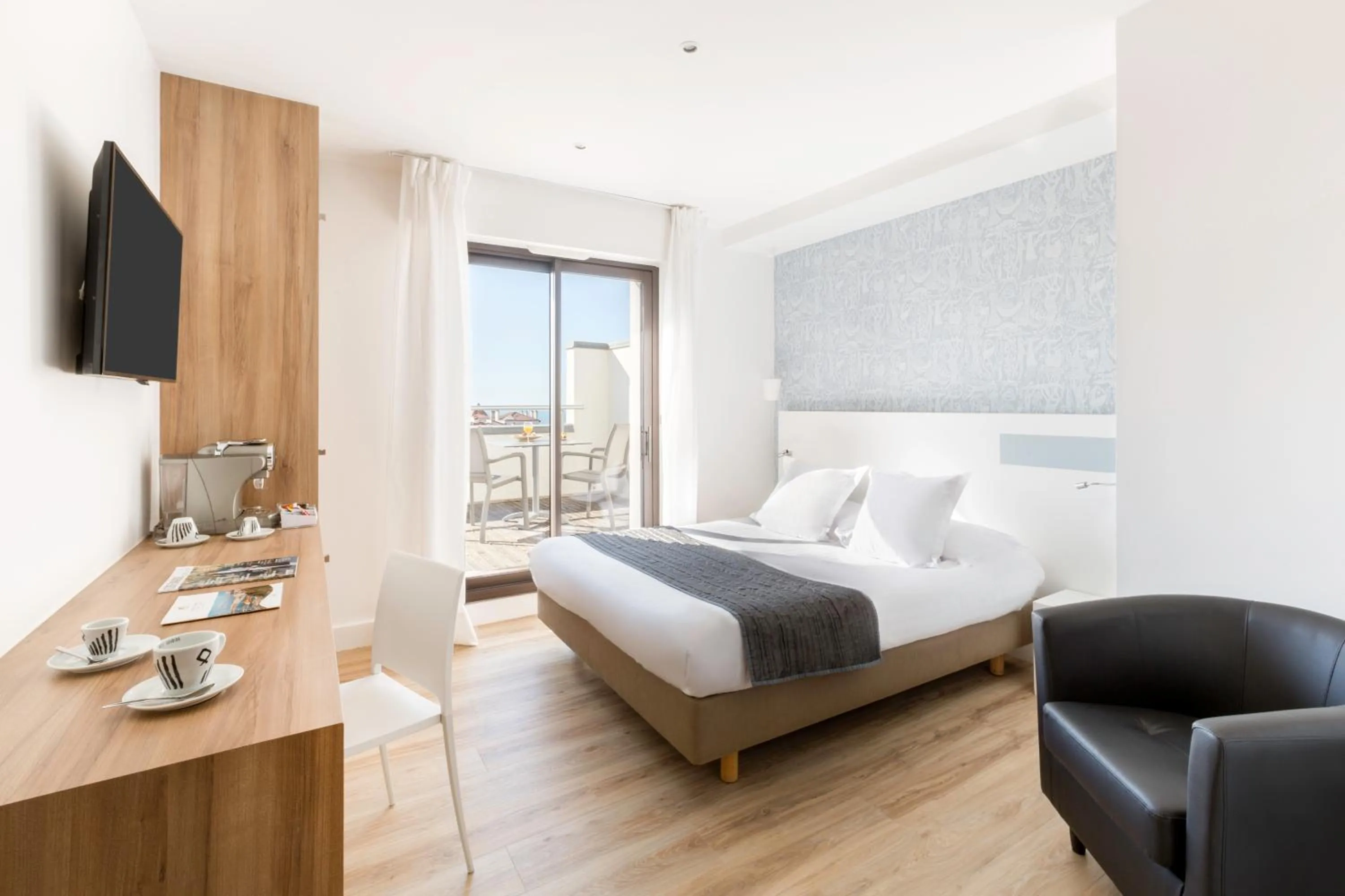 Bedroom, Bed in Hôtel Kemaris